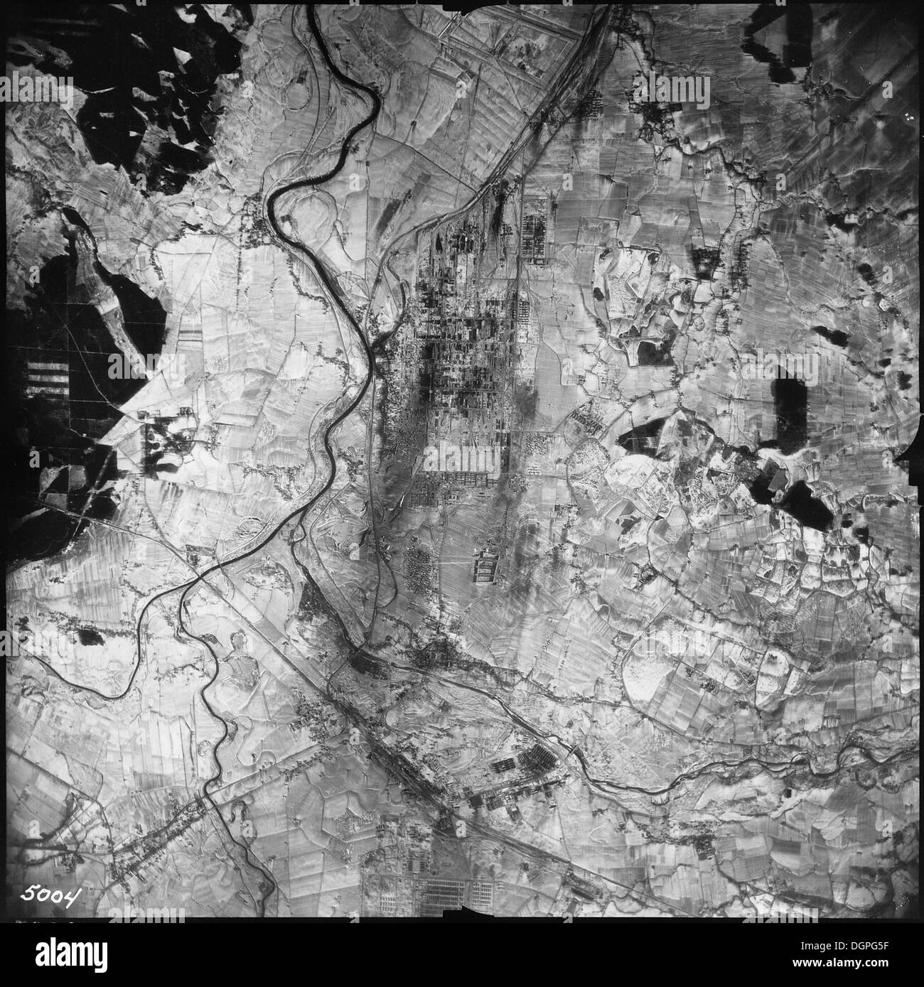 Il complesso I.G. Farben, situato vicino al campo di sterminio di Auschwitz-Birkenau, era un sito industriale chiave durante l'Olocausto. Il complesso è stato coinvolto nella produzione di materiali utilizzati per il funzionamento del campo. Foto Stock