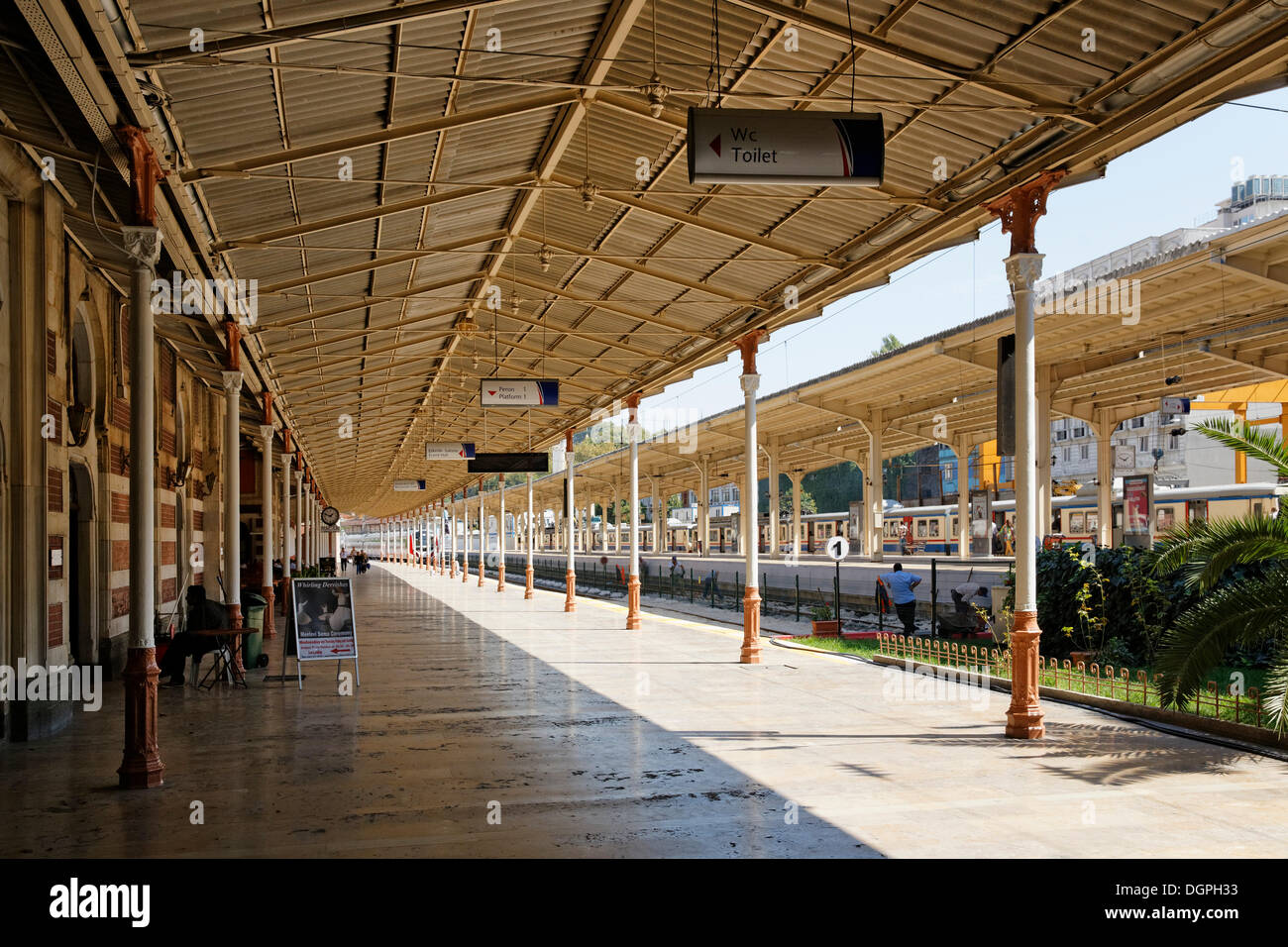 Sirkeci stazione ferroviaria, capolinea della Orient Express, Istanbul, Turchia, Europa, Istanbul, Provincia di Istanbul, Turchia Foto Stock