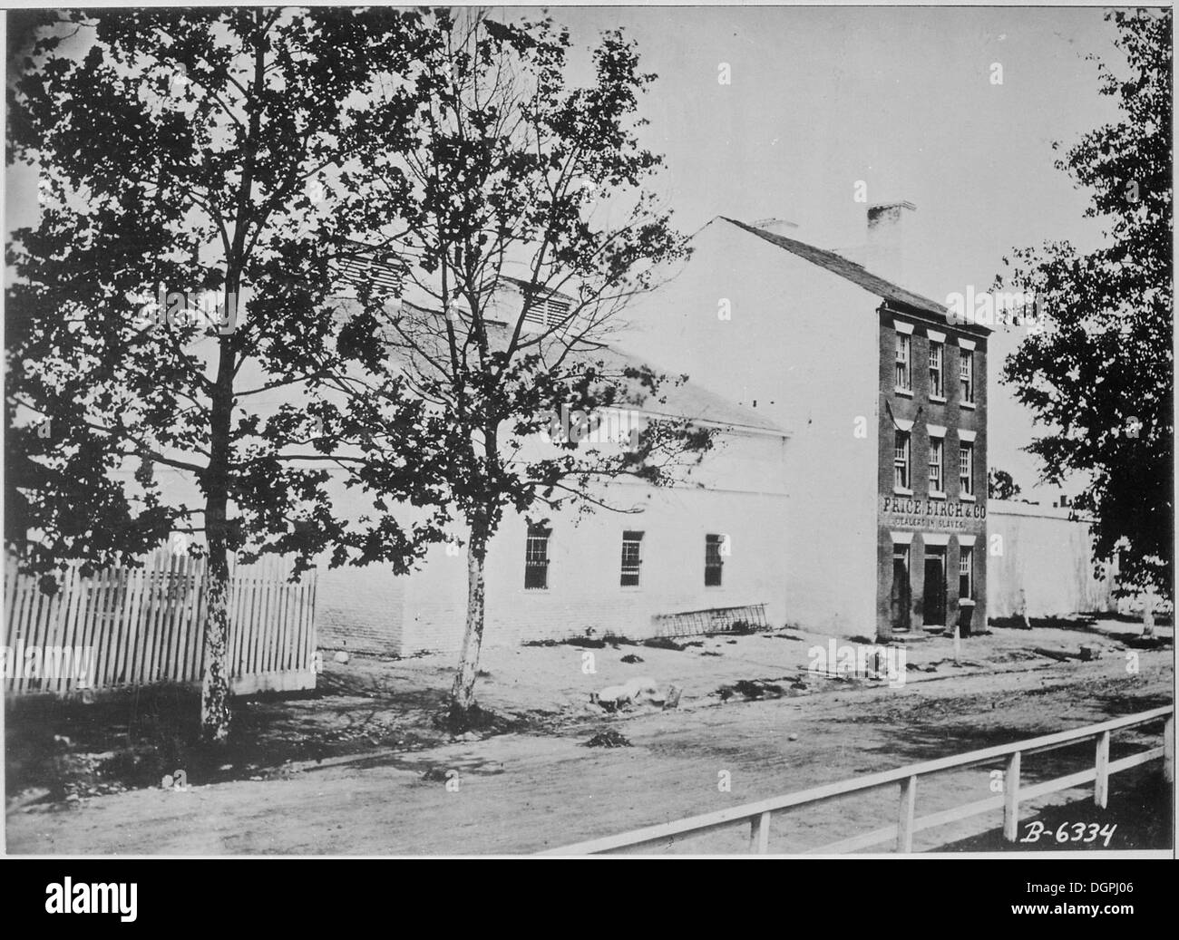 Price, Birch and Co. Gestiva recinzioni di schiavi ad Alexandria, in Virginia, che erano siti in cui le persone schiavizzate erano trattenute prima di essere vendute. Questi luoghi servono come ricordi crudi della storia della schiavitù negli Stati Uniti. Foto Stock