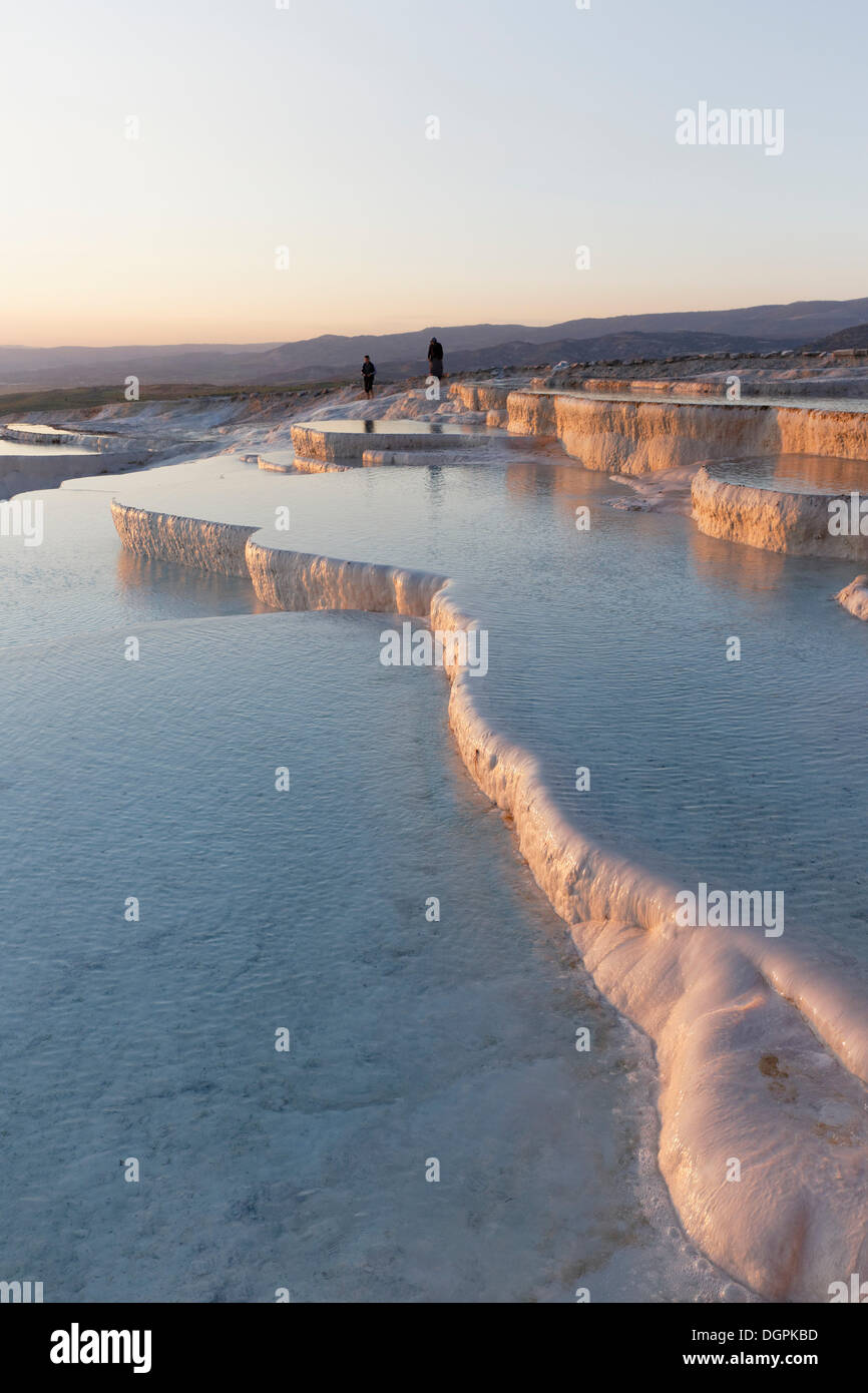 Terrazze di travertino di Pamukkale, Pamukkale, Denizli Provincia, Regione del Mar Egeo, Turchia Foto Stock