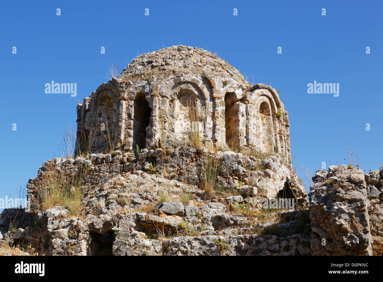 Le rovine di una chiesa bizantina nella cittadella, Alanya, Riviera Turca, Provincia di Antalya, Regione Mediterranea, Turchia Foto Stock