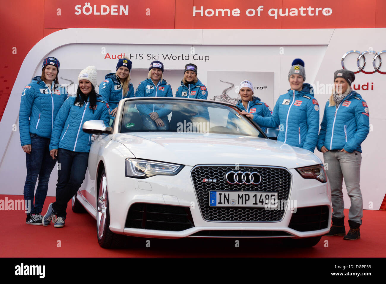 Soelden, Austria. 24 ott 2013. Team Austria durante l'Audi conferenza stampa prima della Coppa del Mondo di sci alpino gara di apertura il 21 ottobre 2013 in Soelden Austria, (foto di Mitchell Gunn/ESPA) Credito: Lo sport europeo Agenzia fotografica/Alamy Live News Foto Stock