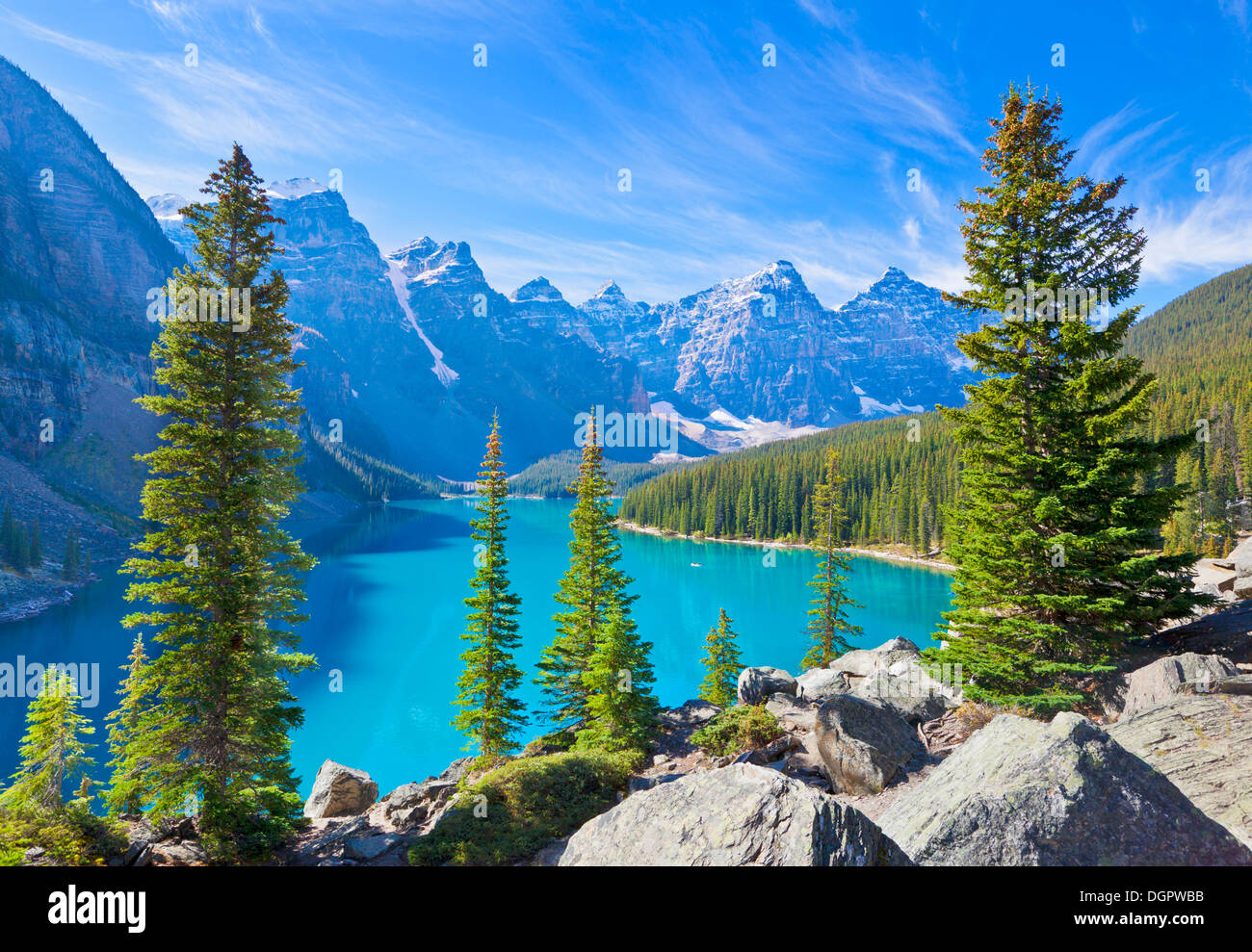 Il Moraine Lake nella Valle dei Dieci Picchi il parco nazionale di Banff Alberta Canada Foto Stock