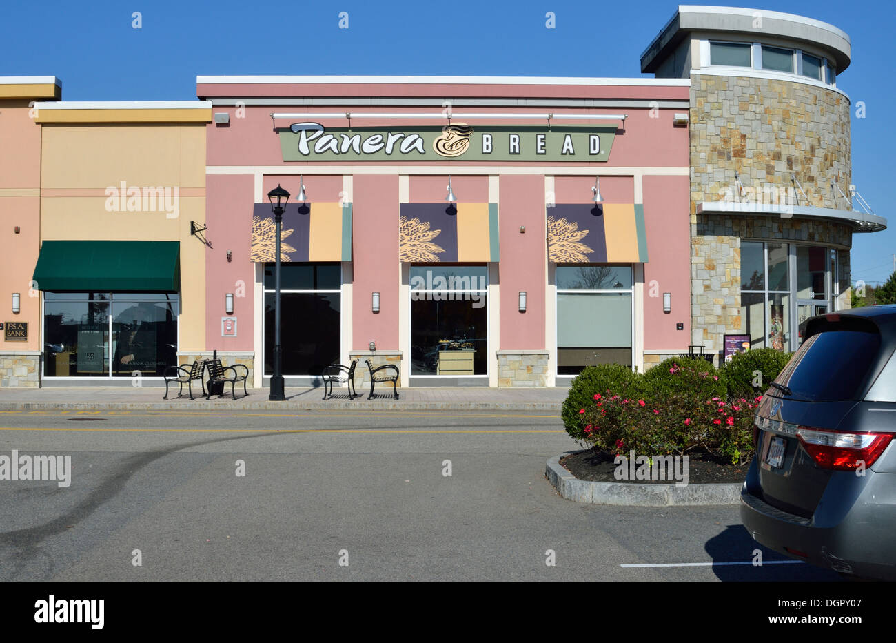 Esterno di Panera Bread ristorante della catena di Plymouth, Massachusetts, STATI UNITI D'AMERICA. Foto Stock