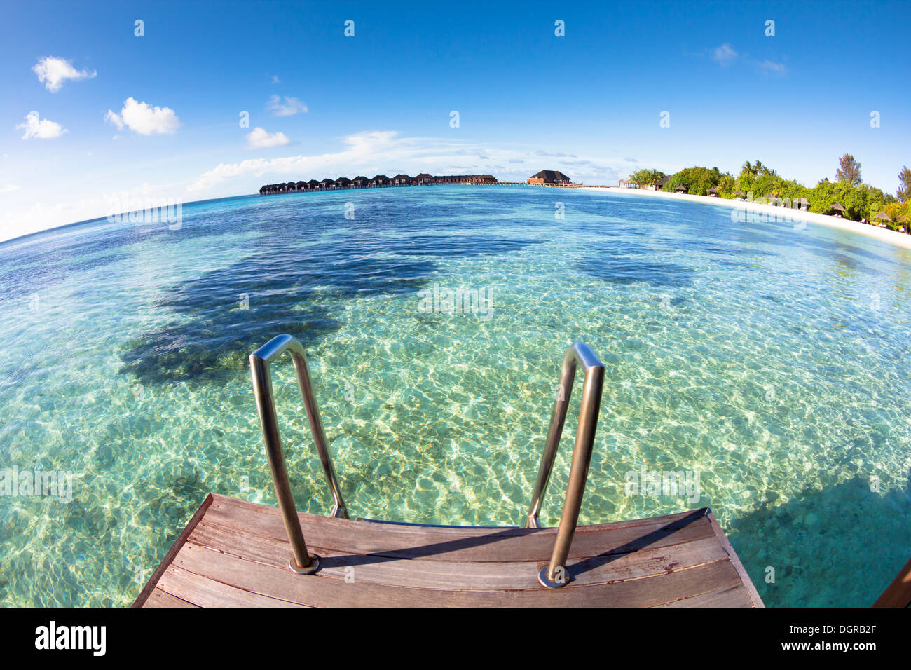 Villa d'acqua e vista oceano. MALDIVE Foto Stock
