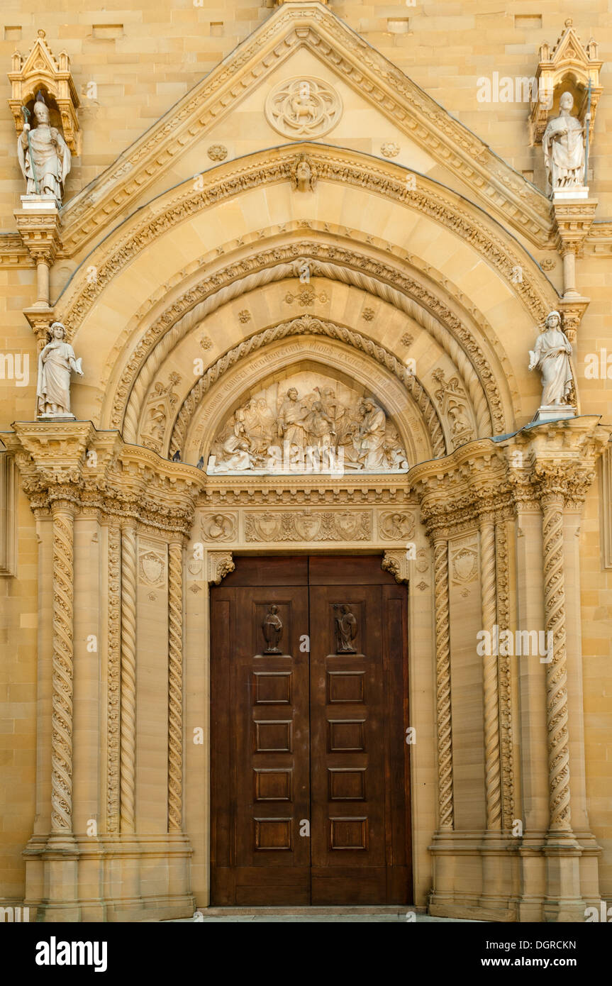 Porta di ingresso al Duomo di Arezzo, Arezzo, Toscana, Italia Foto Stock