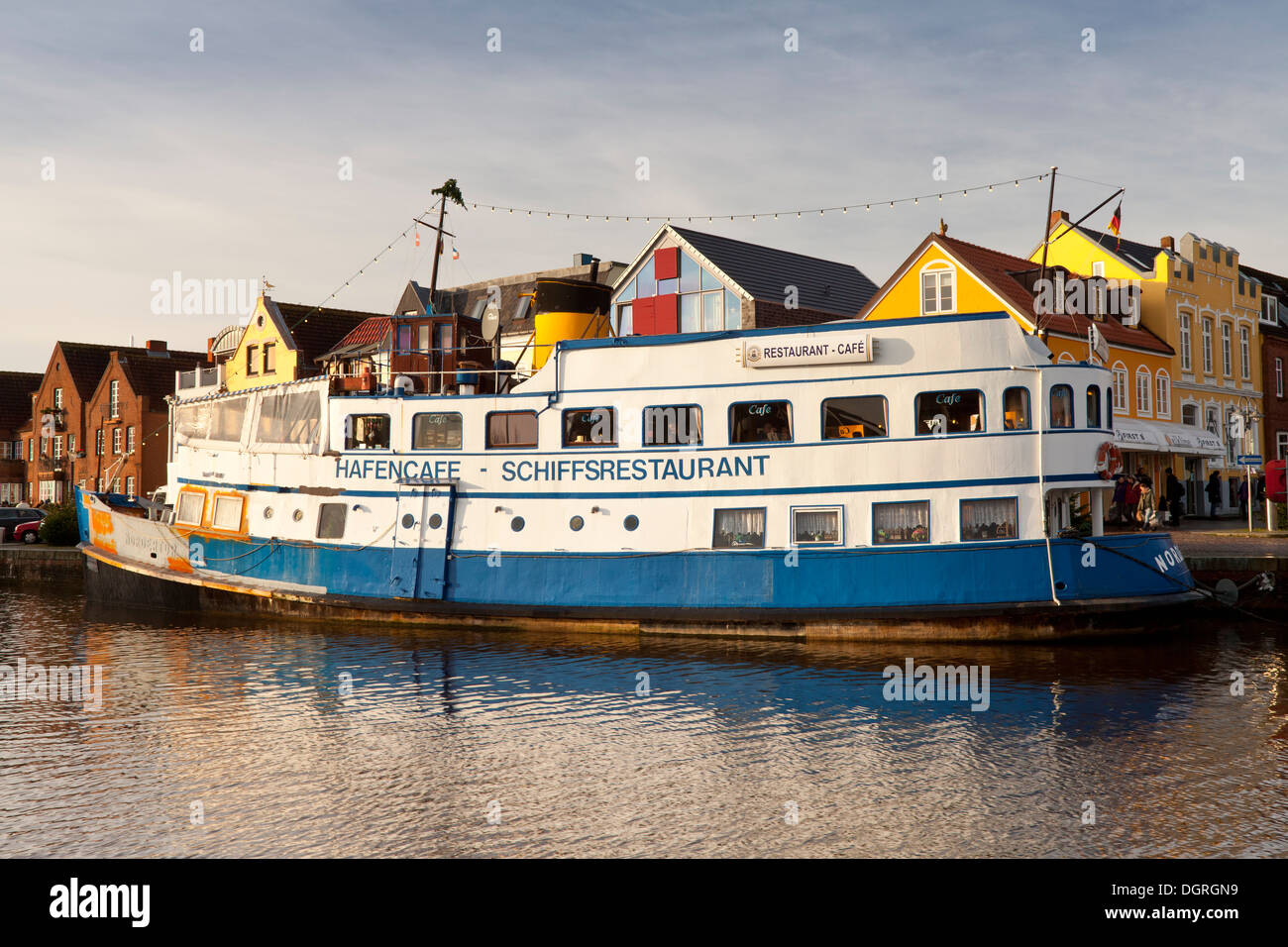 Germania, Husum, nave ristorante al porto Foto Stock