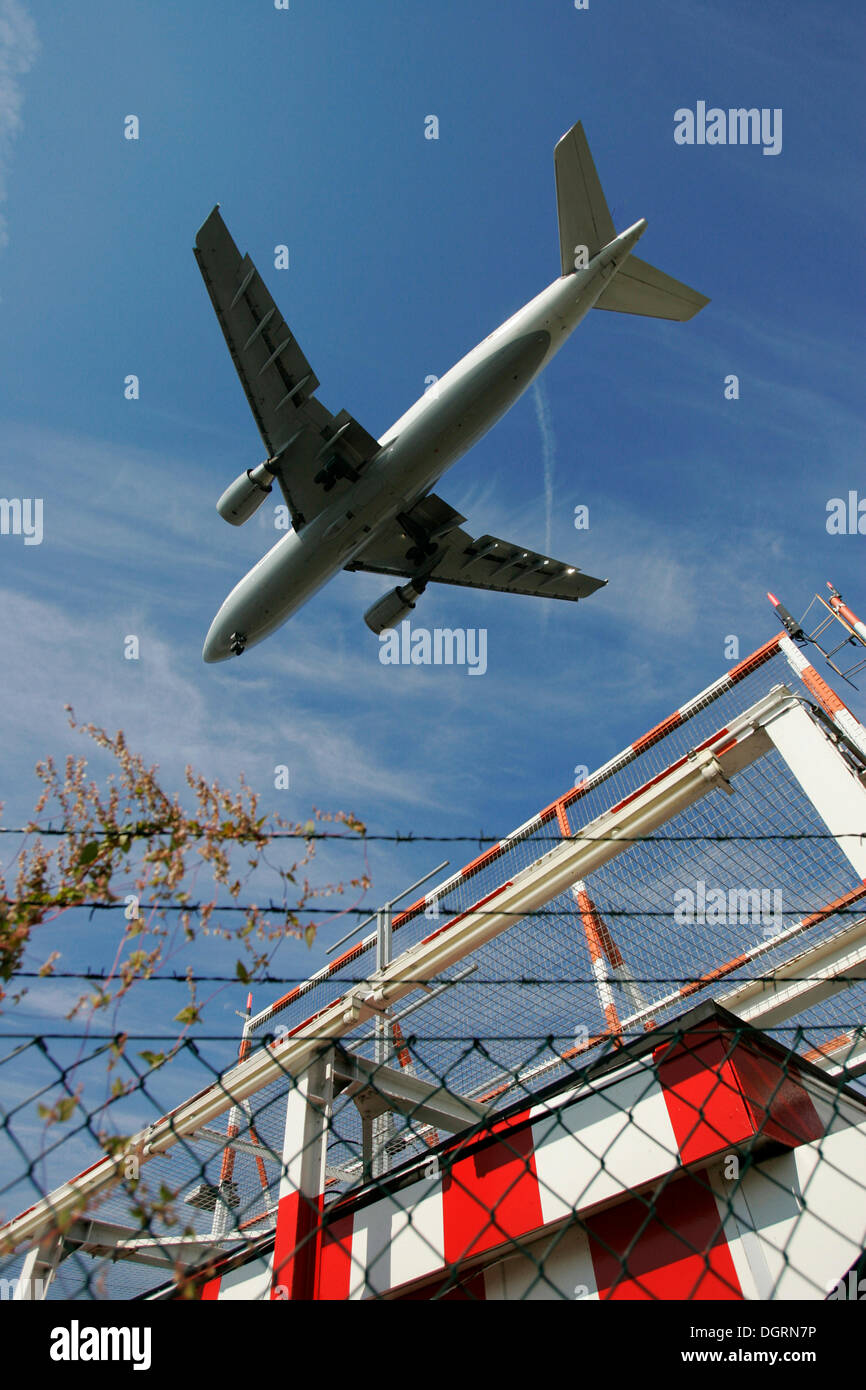 Atterraggio aereo all'aeroporto di Francoforte, Frankfurt am Main, Hesse, Francoforte, Frankfurt am Main, Hesse, Germania Foto Stock
