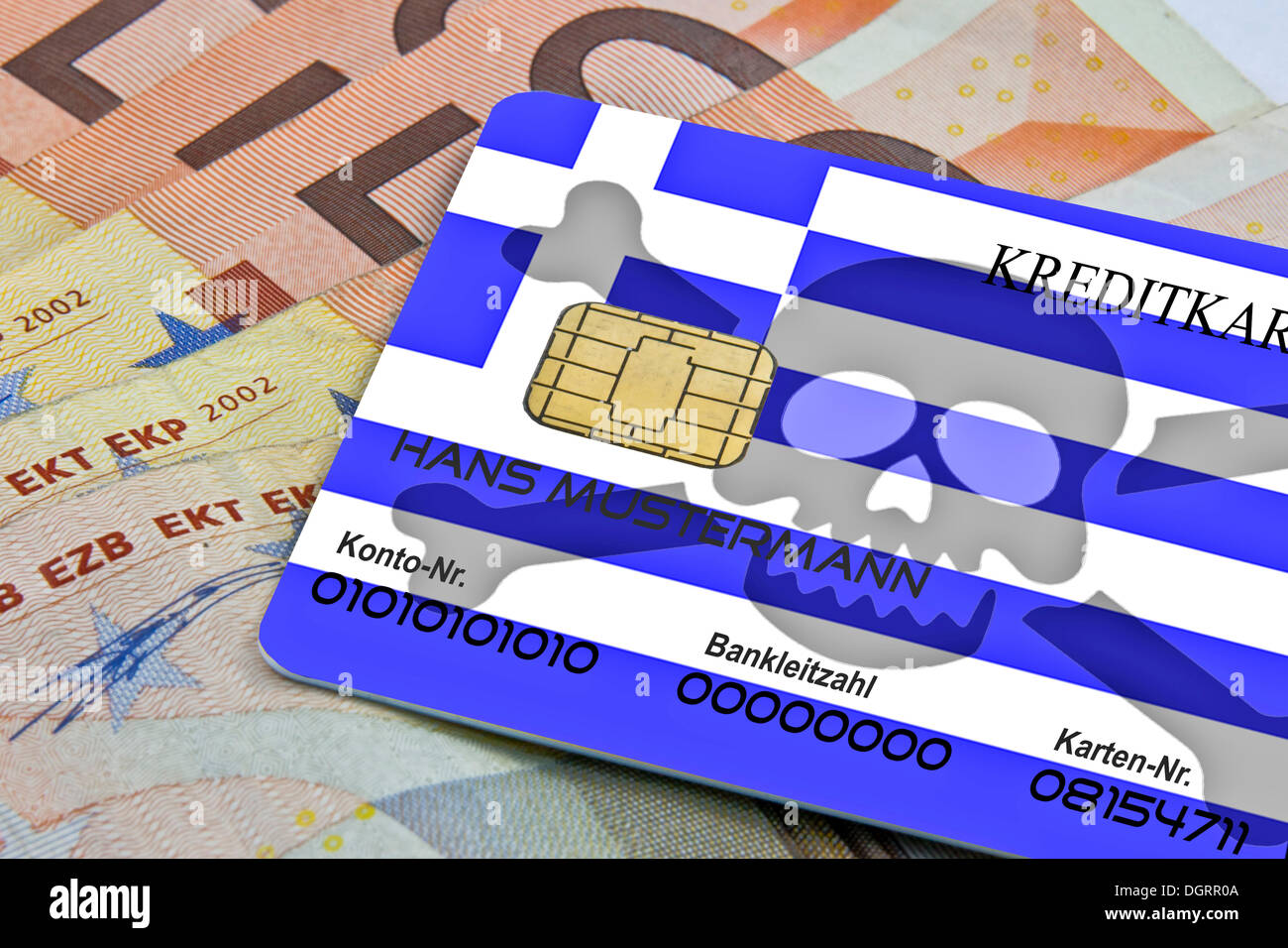 Carta di credito con un teschio, come mezzi di pagamento in Grecia, insicuro, dubbia affidabilità creditizia della Grecia Foto Stock