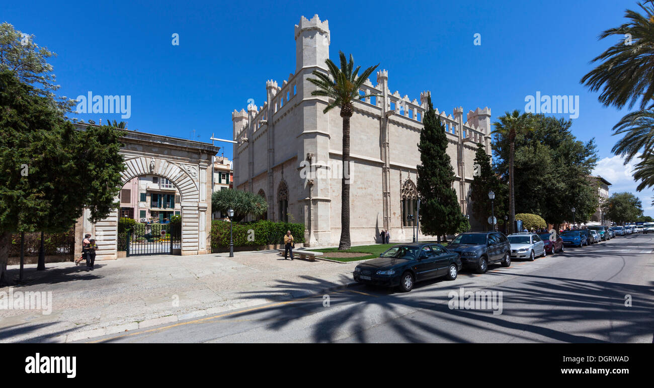 Ex Sa Llotja commerciale marittima exchange, Catalano facciata gotica, attualmente spazi espositivi per le arti e la cultura Foto Stock
