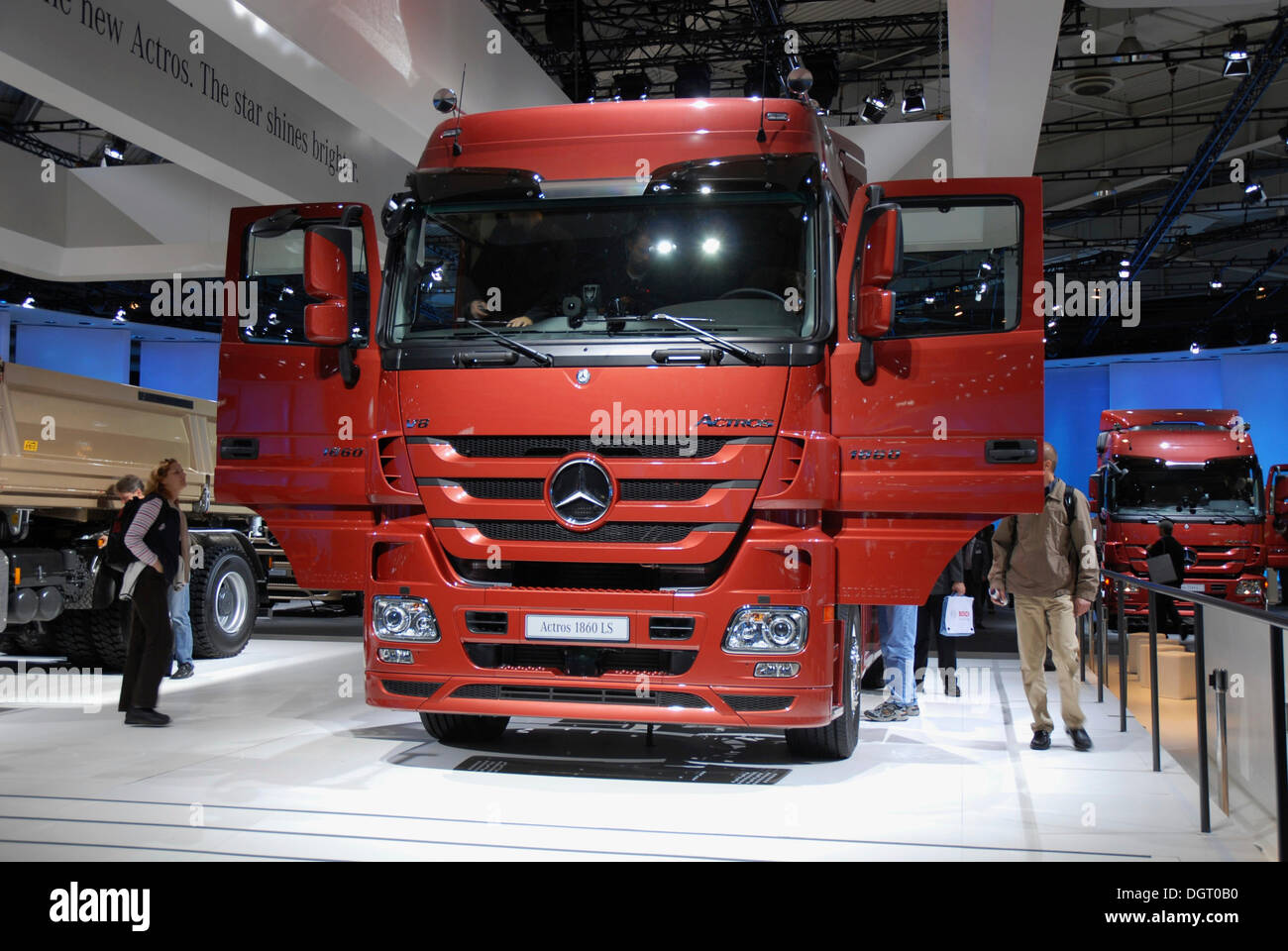 Mercedes Benz Actros carrello trattore, Nutzfahrzeug IAA veicolo commerciale mostra di Hannover, Bassa Sassonia Foto Stock