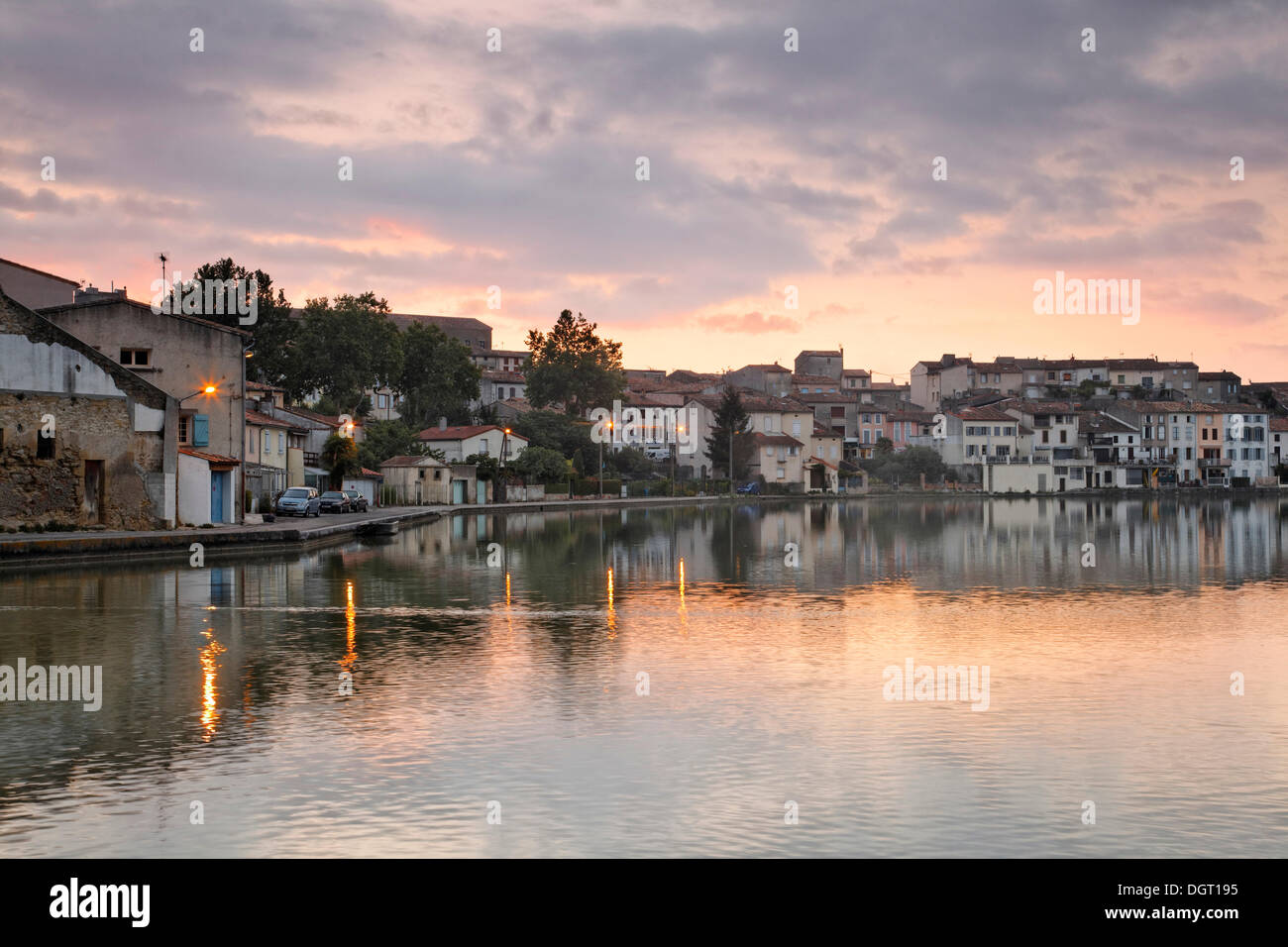 Canal du Midi in Castelnaudary, grande bacino artificiale, 7ha costruito 1656-1681, Carcassonne, Languedoc-Roussillon, Aude, Francia Foto Stock