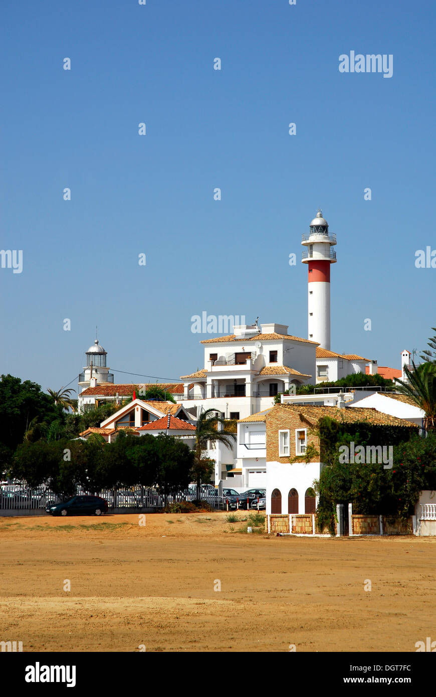 Faro presso la spiaggia di El Rompido, Cartaya, Costa de la Luz, regione di Huelva, Andalusia, Spagna, Europa Foto Stock