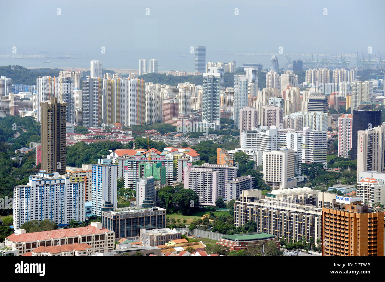 Grattacieli e skyline, visto dalla zona centrale, il quartiere centrale degli affari, a Singapore, in Asia Foto Stock