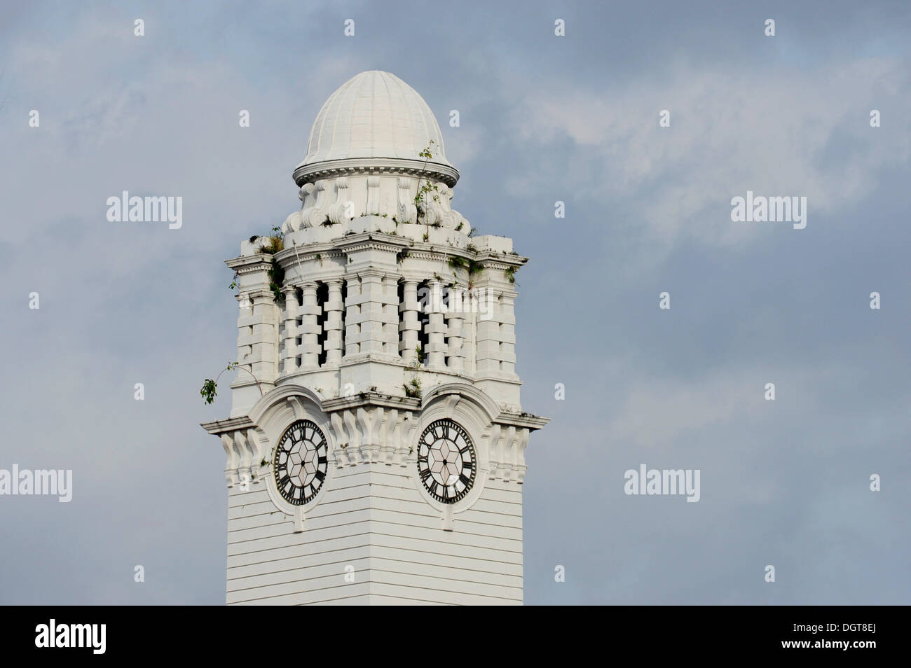 White Clock Tower, il Victoria Theatre e la sala concerti, zona centrale, il quartiere centrale degli affari, a Singapore, in Asia Foto Stock