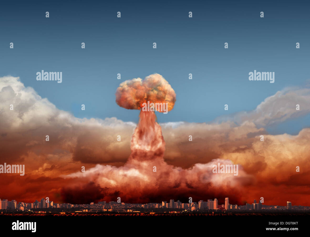 Esplosione della bomba atomica sulla città Foto Stock