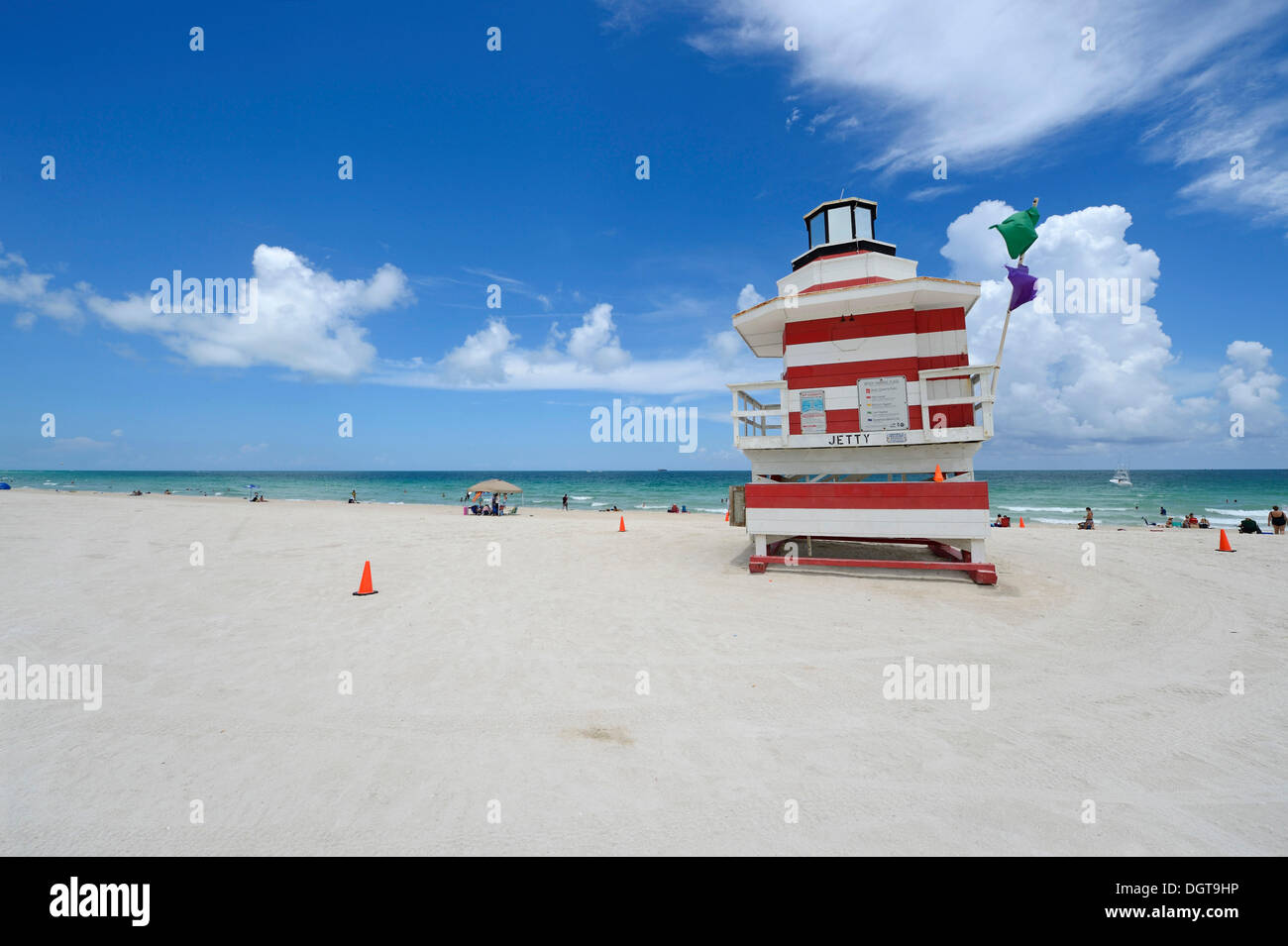 Torre di avvistamento, il molo, Miami Torre di salvataggio, South Beach, Miami, Florida, Stati Uniti d'America Foto Stock