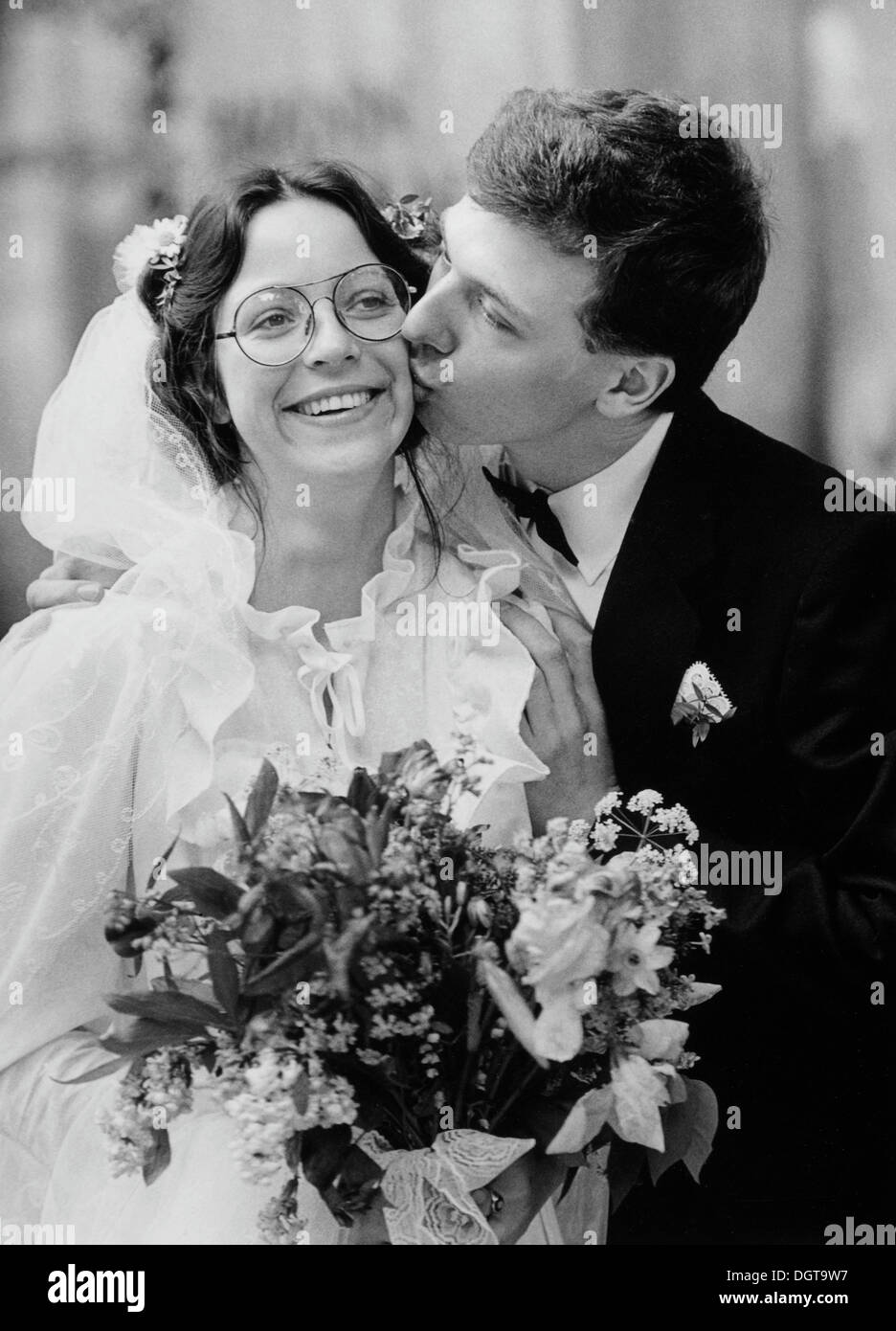 Sposa e lo sposo, Lipsia, Sassonia, Germania orientale, 1984 Foto Stock