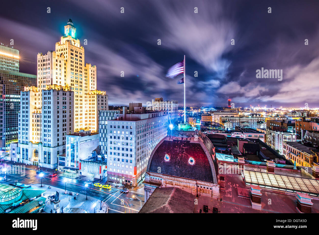 Providence, Rhode Island downtown cityscape visto da dietro il municipio. Foto Stock