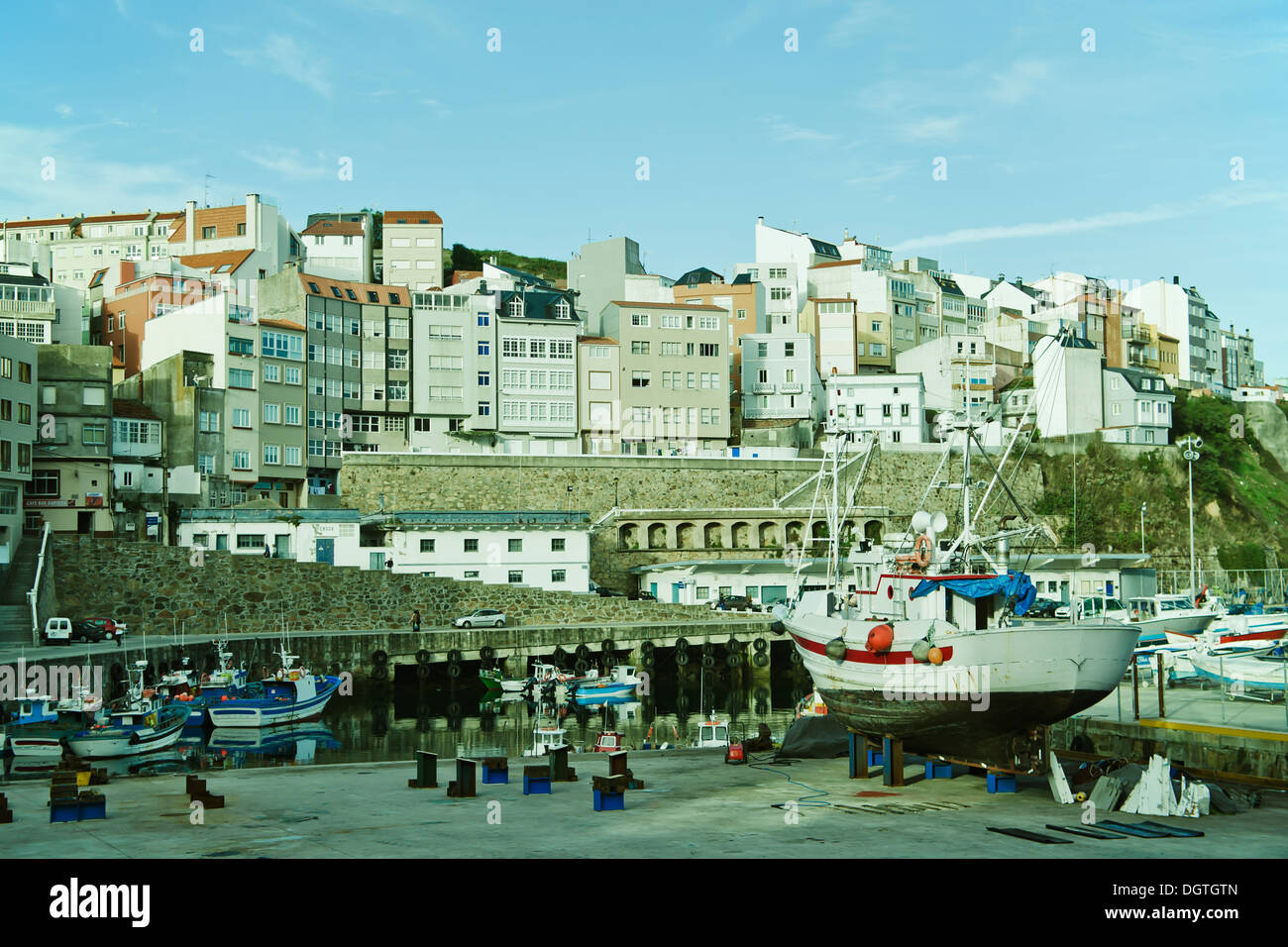 A Muxia Harbour View al tramonto. La Galizia (Spagna) Foto Stock