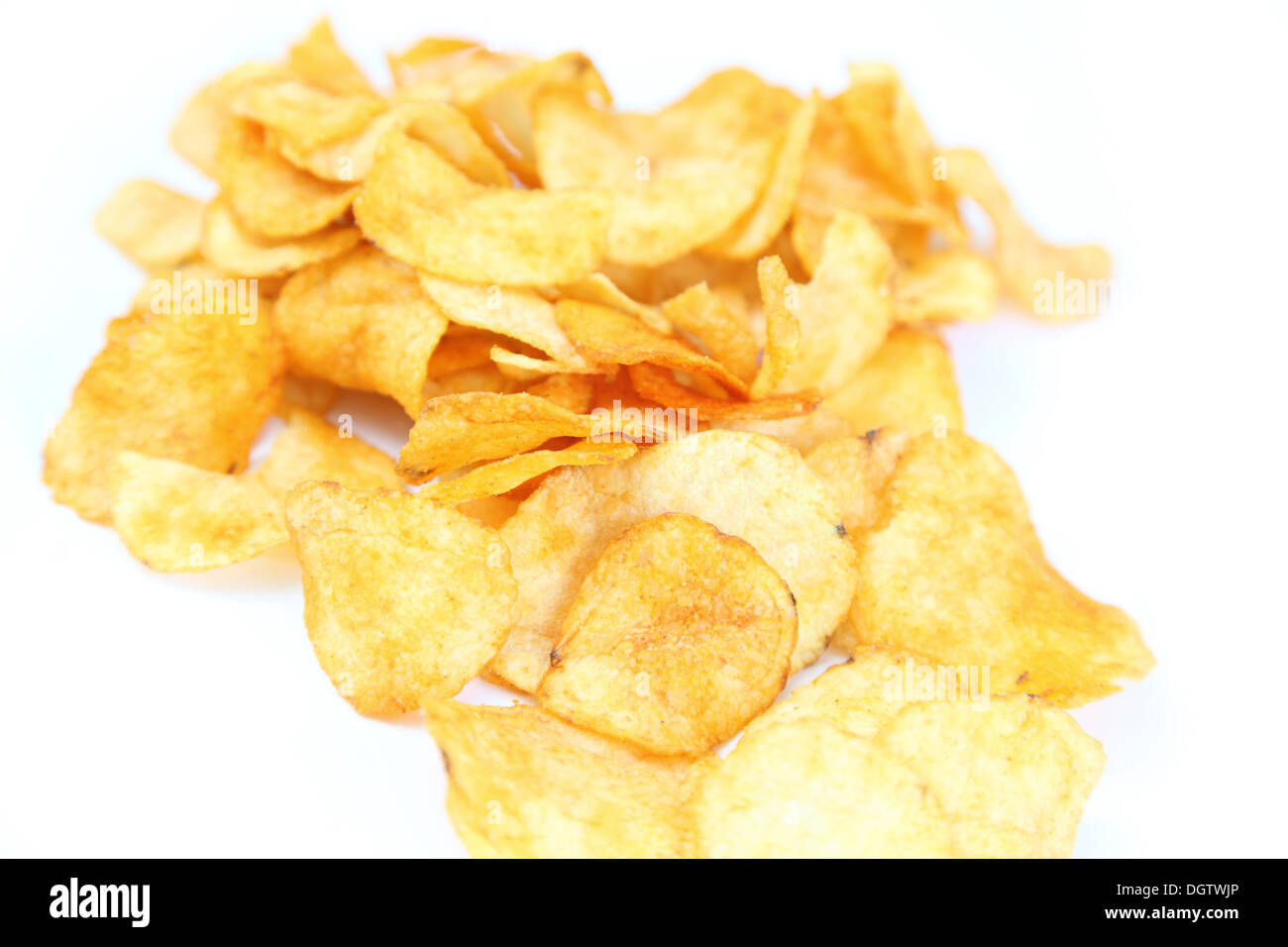 Potato Chips su sfondo bianco Foto Stock
