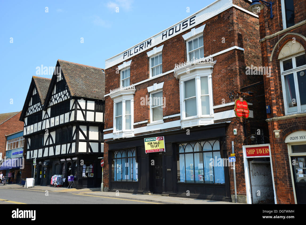 Pilgrim House e 15th ° secolo Shodfriar's Hall, South Square, Custom House Quay, Boston, Lincolnshire, Inghilterra, Regno Unito Foto Stock
