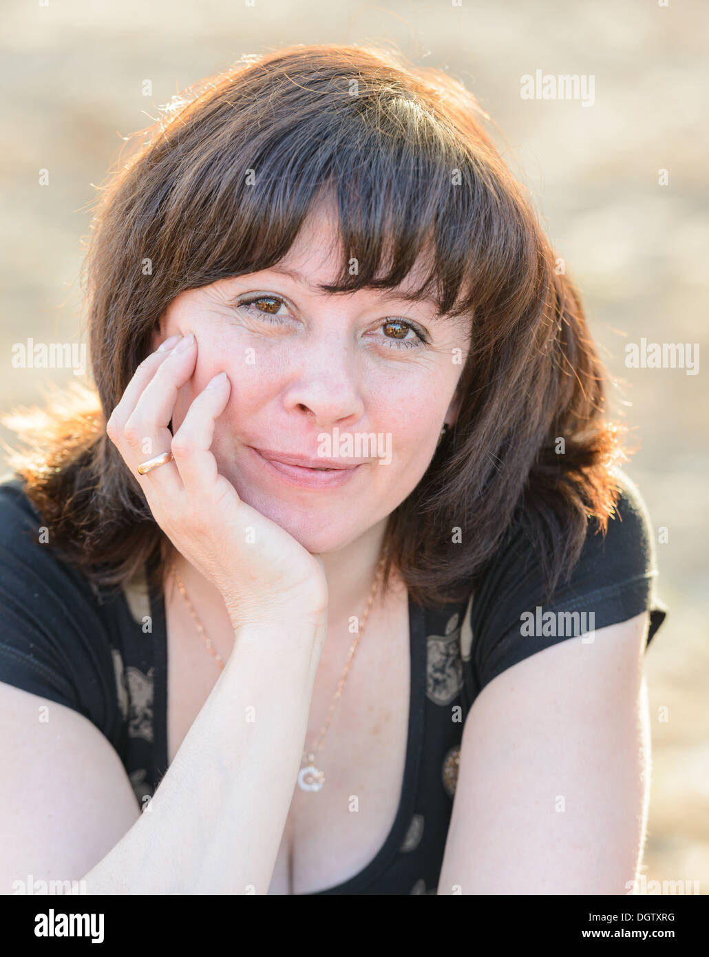 Bruna di mezza età Foto Stock