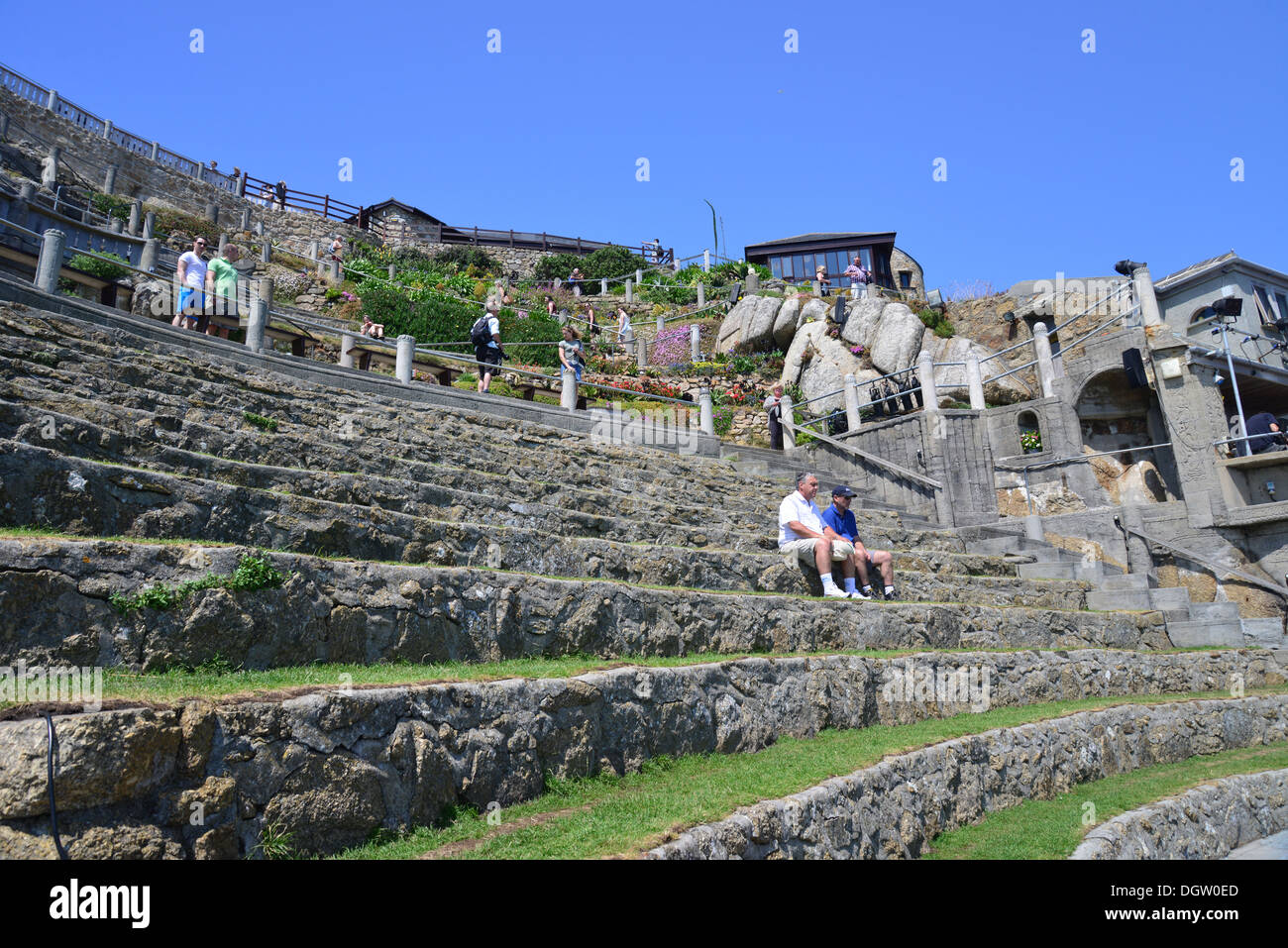 Minack Theatre, Porthcurno Bay, Porthcurno, Cornwall, England, Regno Unito Foto Stock