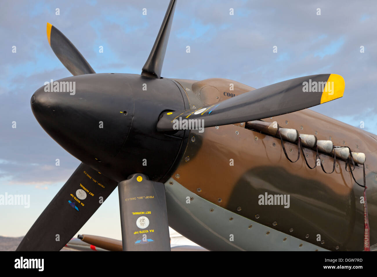 Cruscotto ed elica di un Mc. XIV Supermarine Spitfire Foto Stock
