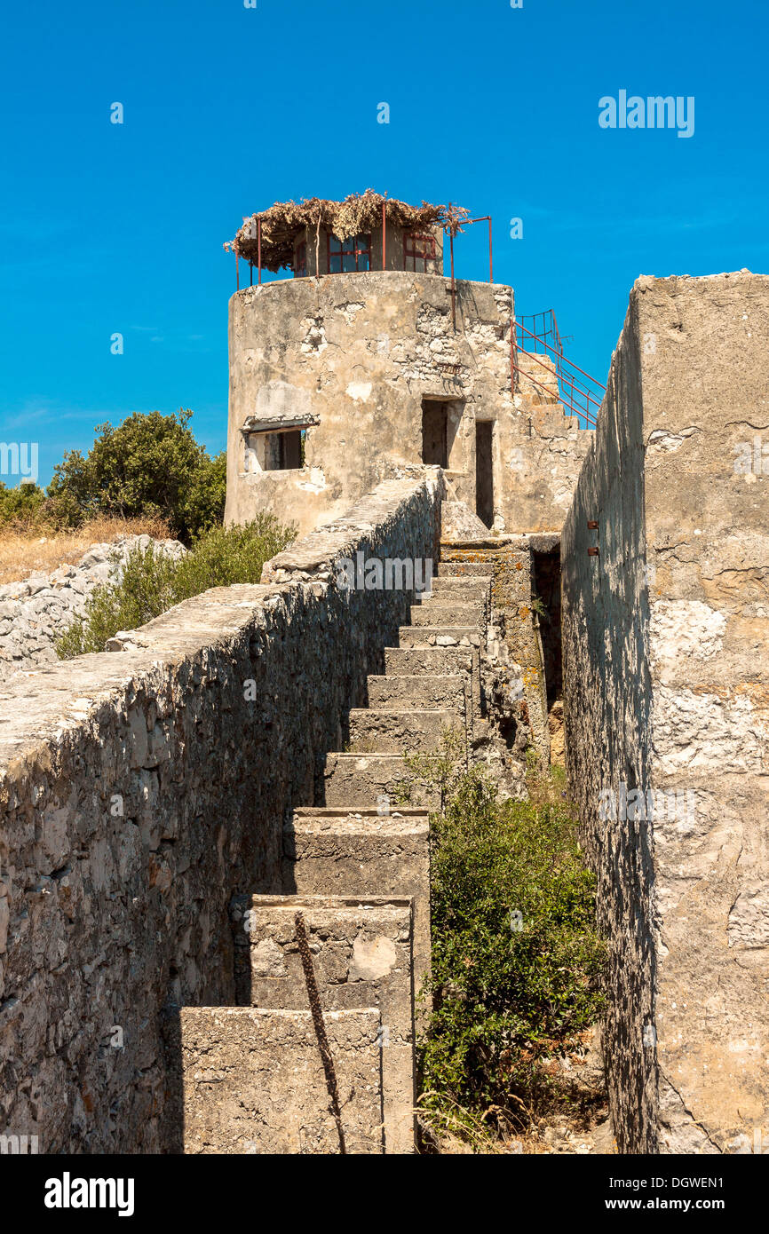 Rovine della fortezza sul colle di ronzio, isola di Korcula, Croazia Foto Stock