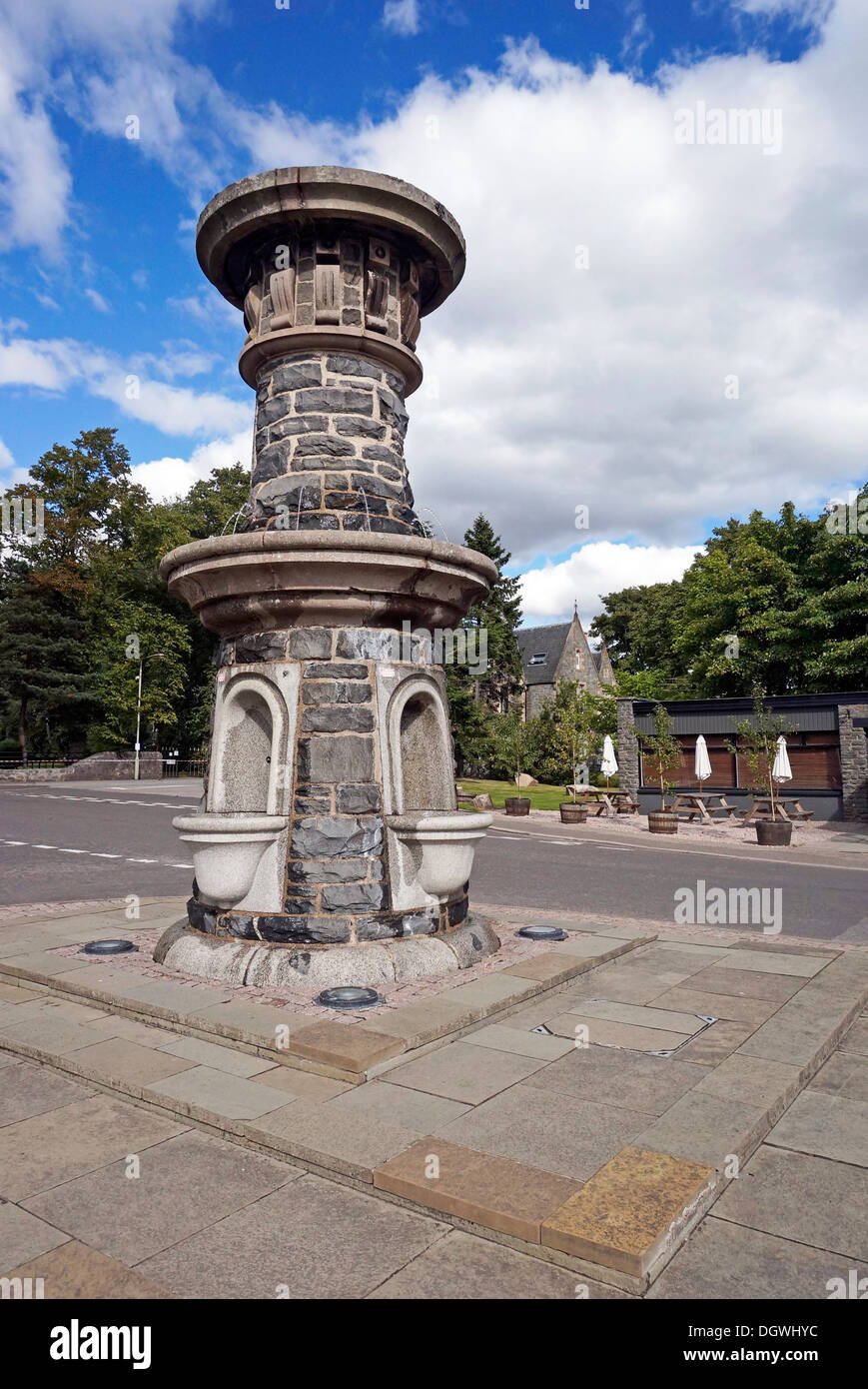 Mackenzie fontana di acqua nella strada della stazione Kingussie Highland Scozia Scotland Foto Stock