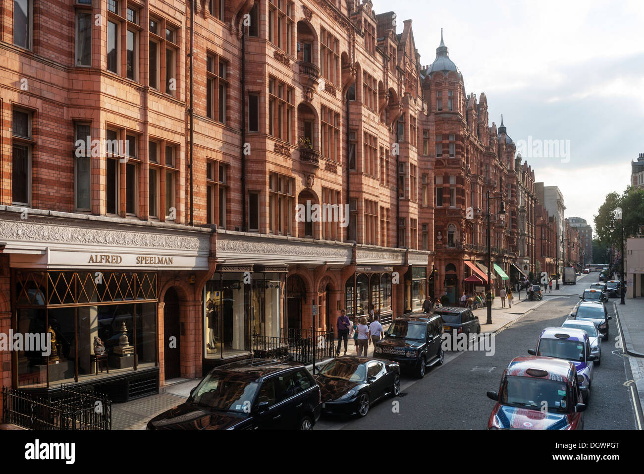 Edifici in mattoni di Mount Street, Mayfair, London, England, Regno Unito, Europa Foto Stock