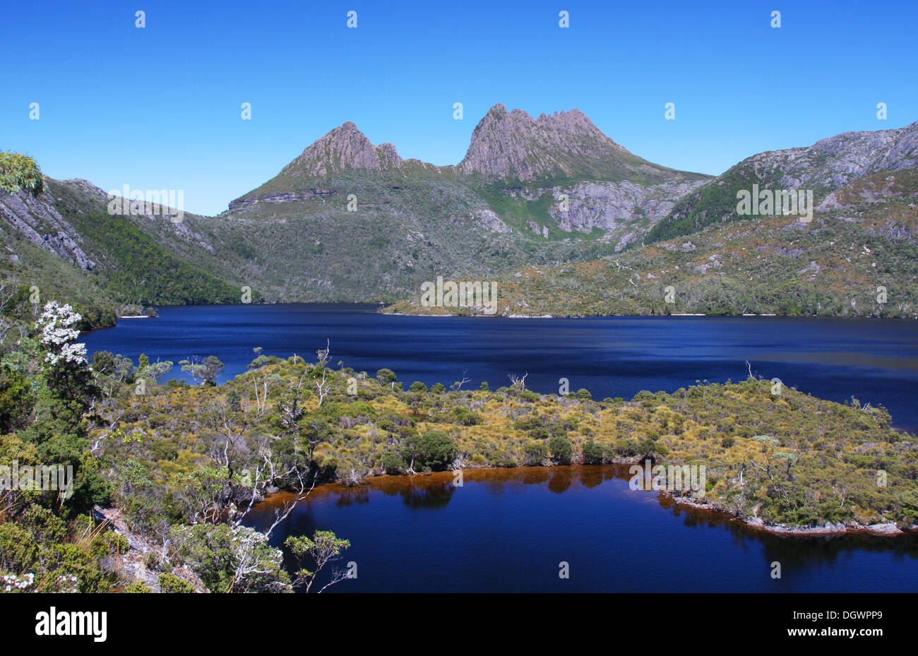 Cradle Mountain e il Lago di Colomba in Tasmania, Australia Foto Stock