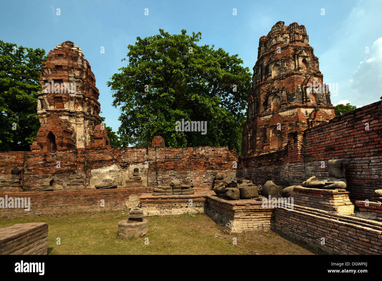 Rovine di Wat Phra Mahathat, Ayutthaya, Thailandia, Asia Foto Stock