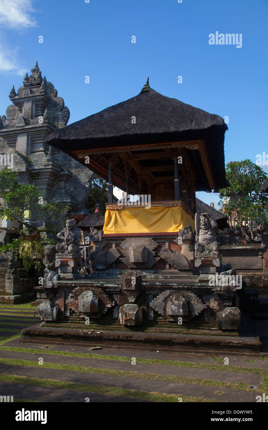 Le strutture religiose Ubud Bali Indonesia pavilion spot adorare dèi area del tempio tradizione tradizionale importanza arte scultura Foto Stock