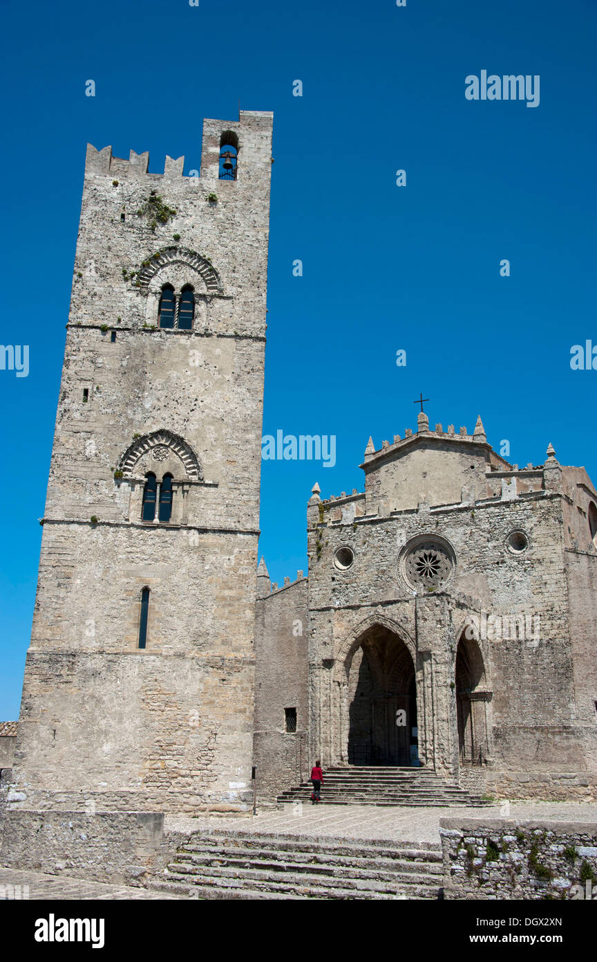 Steeple o campanile, la Chiesa Madre, la Chiesa Madre, Cattedrale di Santa Maria dell'Assunta, Erice, in Sicilia, Italia, Europa Foto Stock