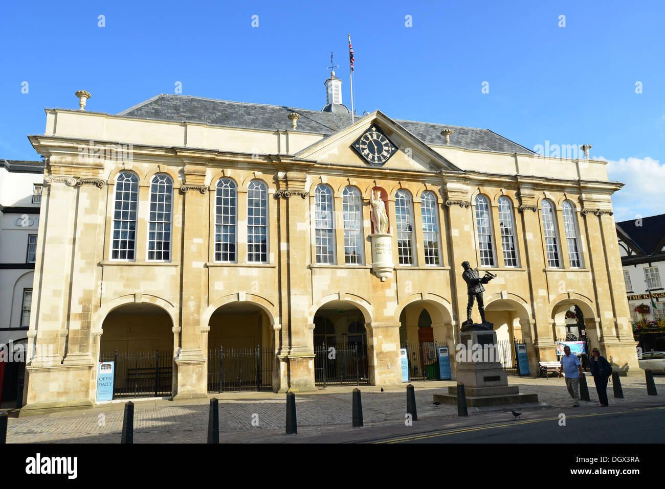 Xviii secolo Shire Hall, Agincourt Square, Monmouth, Monmouthshire, Wales, Regno Unito Foto Stock