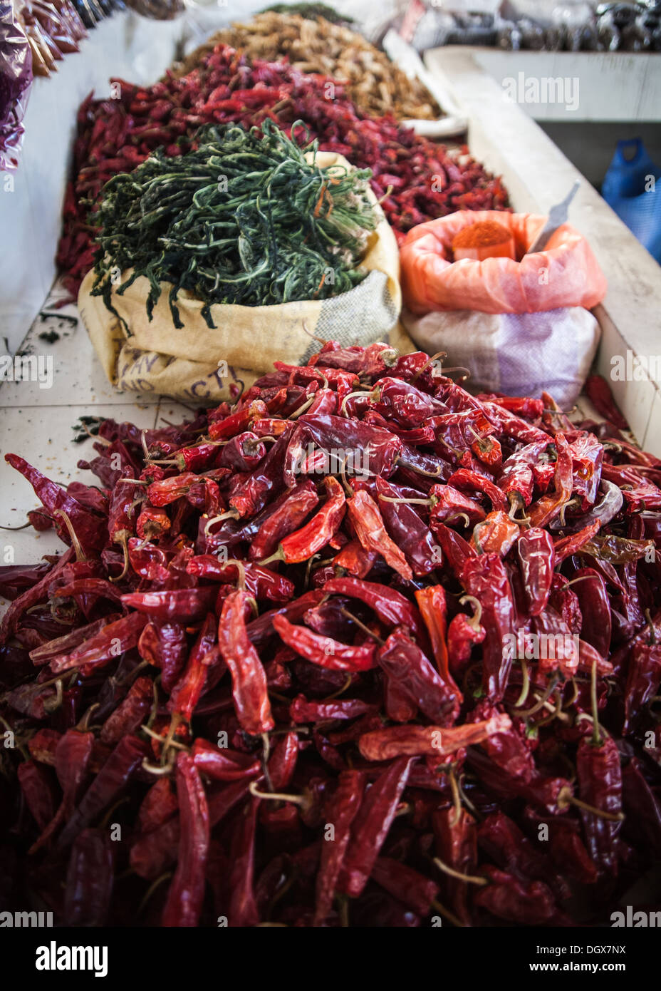 Peperoncini piccanti, Thimphu mercati dei coltivatori, Bhutan Foto Stock
