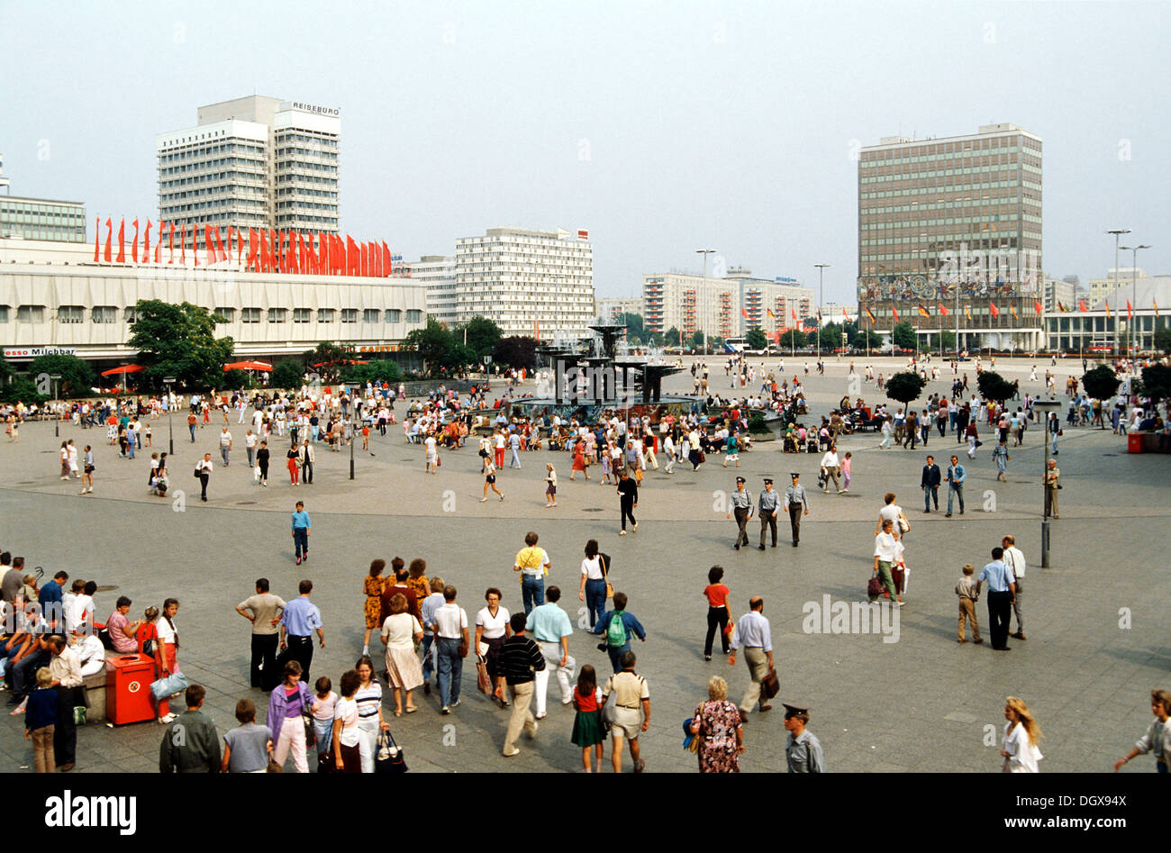La piazza Alexanderplatz di Berlino est, Berlino, Germania orientale, gdr, Europa Foto Stock