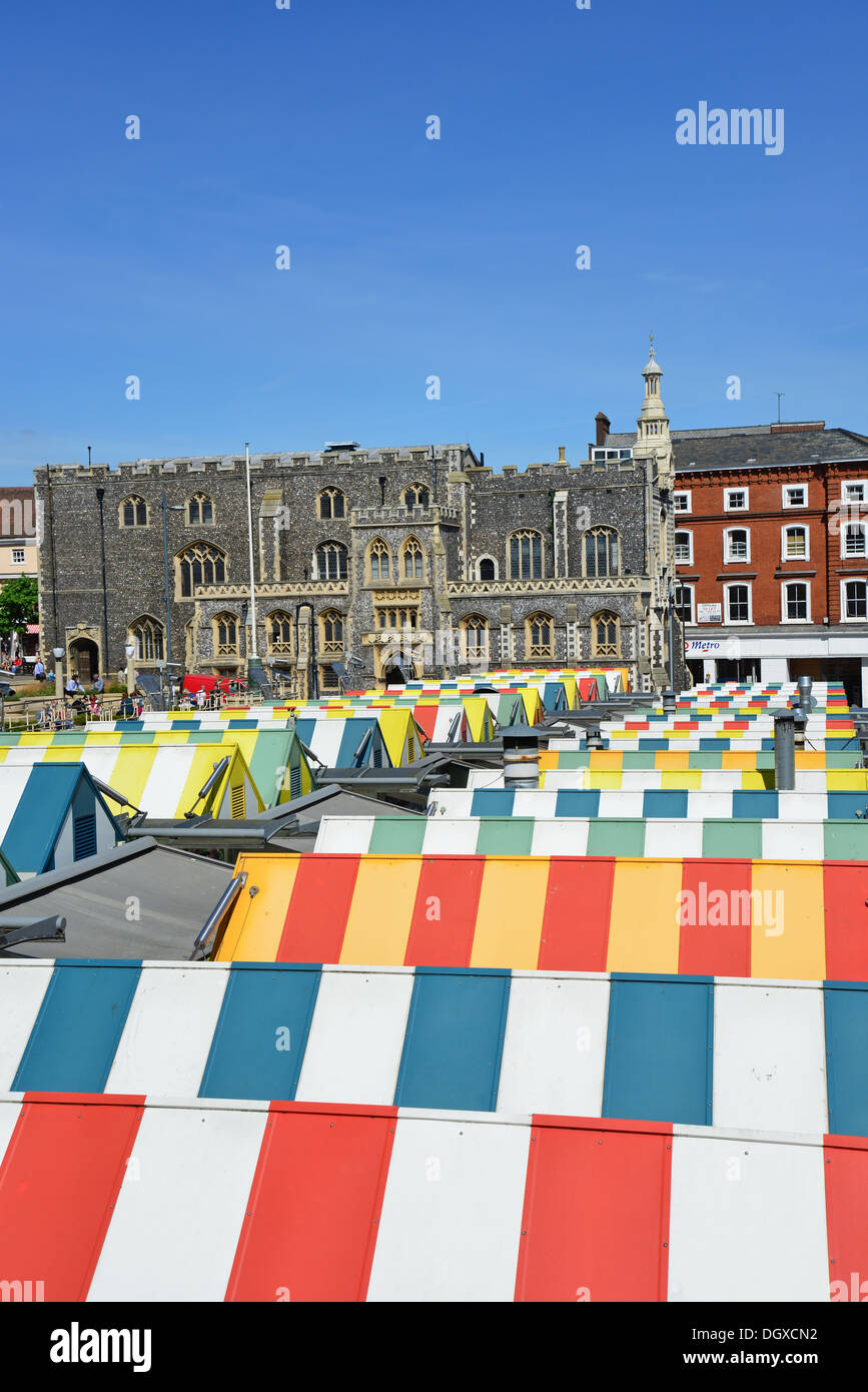 Mercato di Norwich, la piazza del mercato, Norwich, Norfolk, Inghilterra, Regno Unito Foto Stock