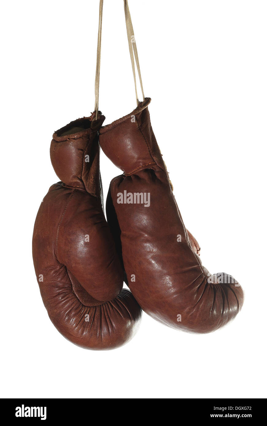 Vecchio boxing - guanto su sfondo bianco Foto Stock