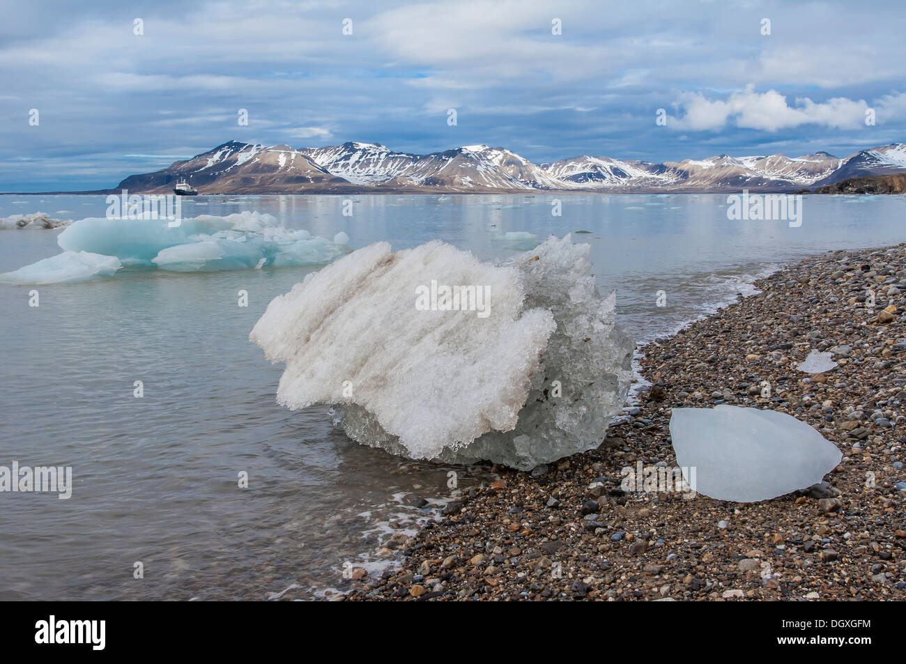 Kongsfjorden, Spitsbergen West Coast, arcipelago delle Svalbard, Norvegia Foto Stock