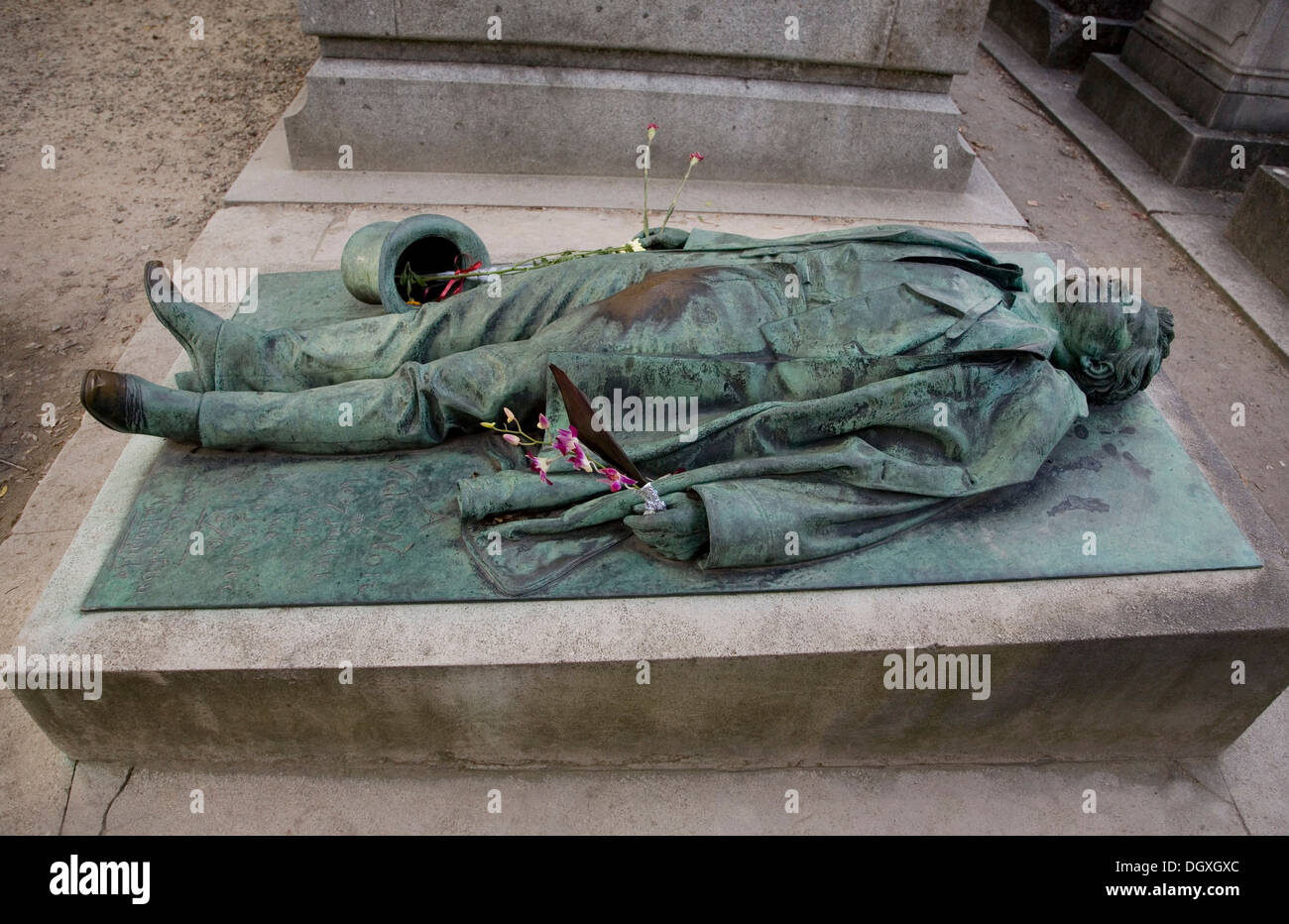 Tomba di Victor Noir, Yvan salmone, giornalista francese morì 11 Gennaio 1870 a Parigi, la tomba con la statua dello scultore Jules Foto Stock