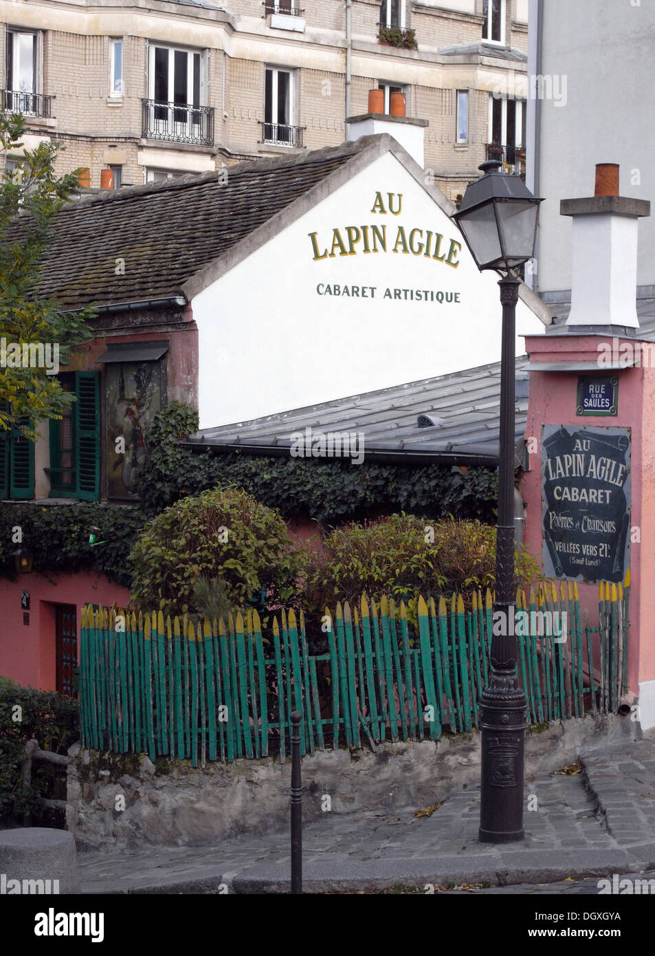 Il cabaret Au Lapin Agile, rue des Saules, Butte Montmartre, Parigi, Ile de France, Francia, Europa Foto Stock