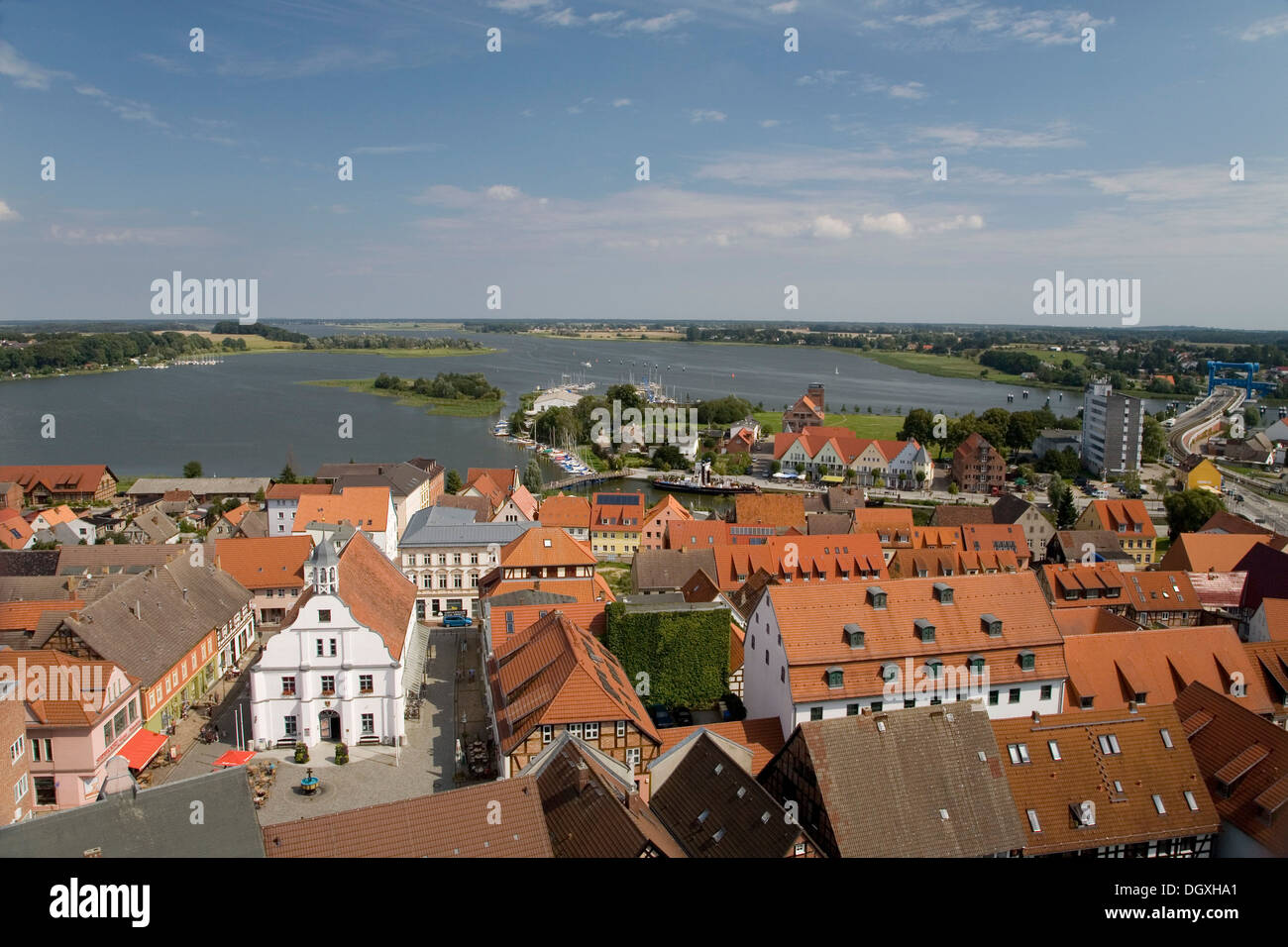 Vista dal campanile di San Pietro nella città di Wolgast sull isola di Usedom, Mar Baltico Pomerania Foto Stock