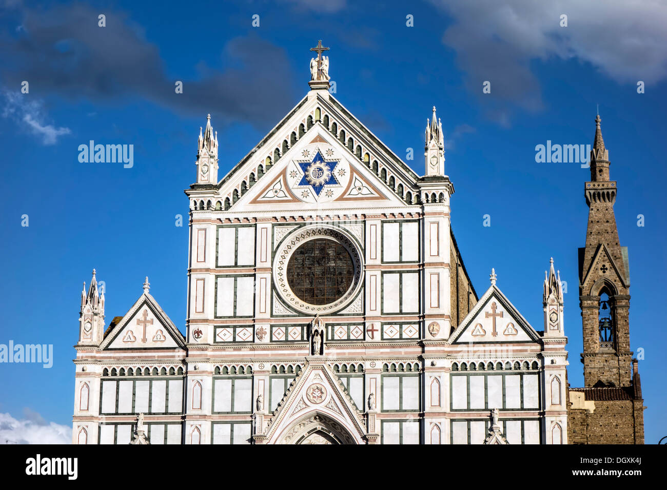 Chiesa di Santa Croce closeup nel cielo blu, Firenze Foto Stock