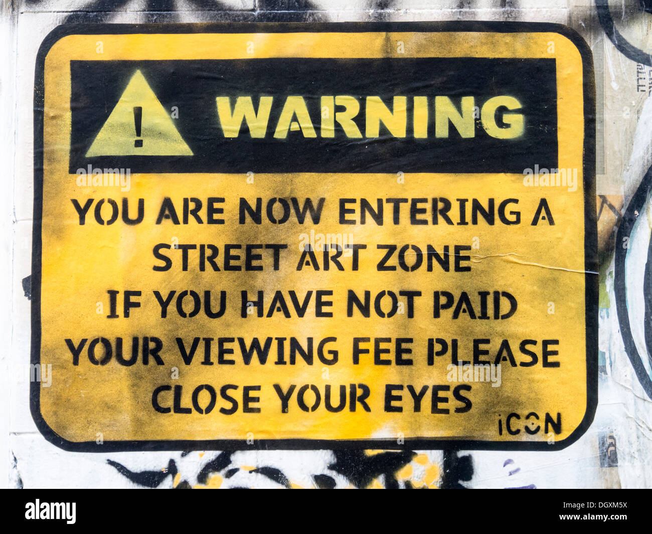 Arte di strada di un fake segno finalizzata alla crescente popolarità della strada sono guidate nella east end di Londra Foto Stock