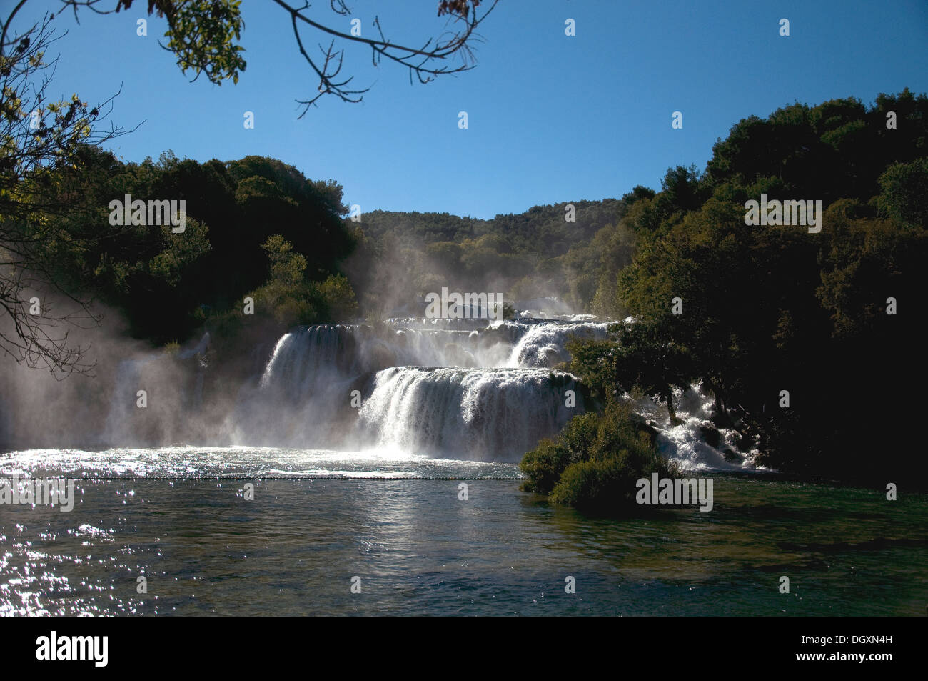 Le cascate sono le splendide evidenziare del Parco Nazionale di Krka upriver dalla Croazia la costa dalmata Foto Stock