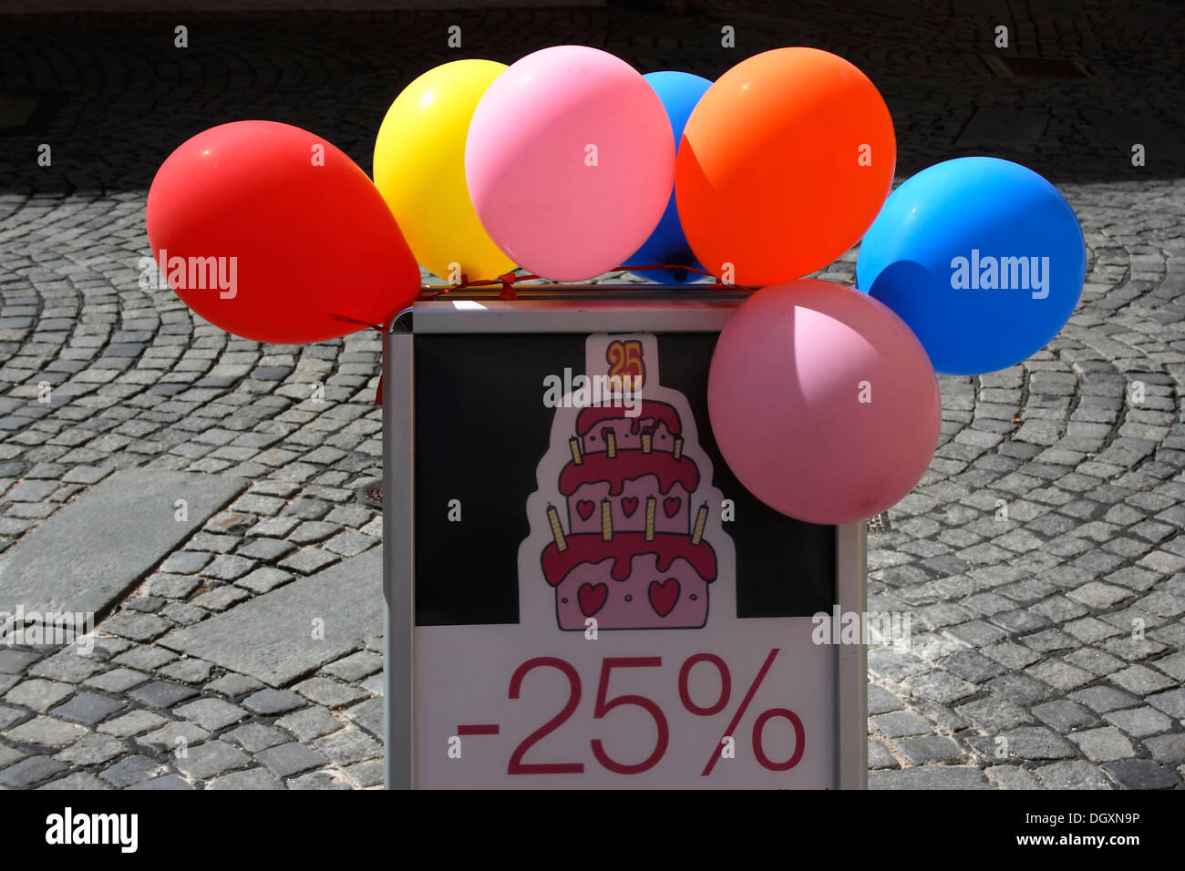 Palloncini pubblicitari immagini e fotografie stock ad alta risoluzione -  Alamy
