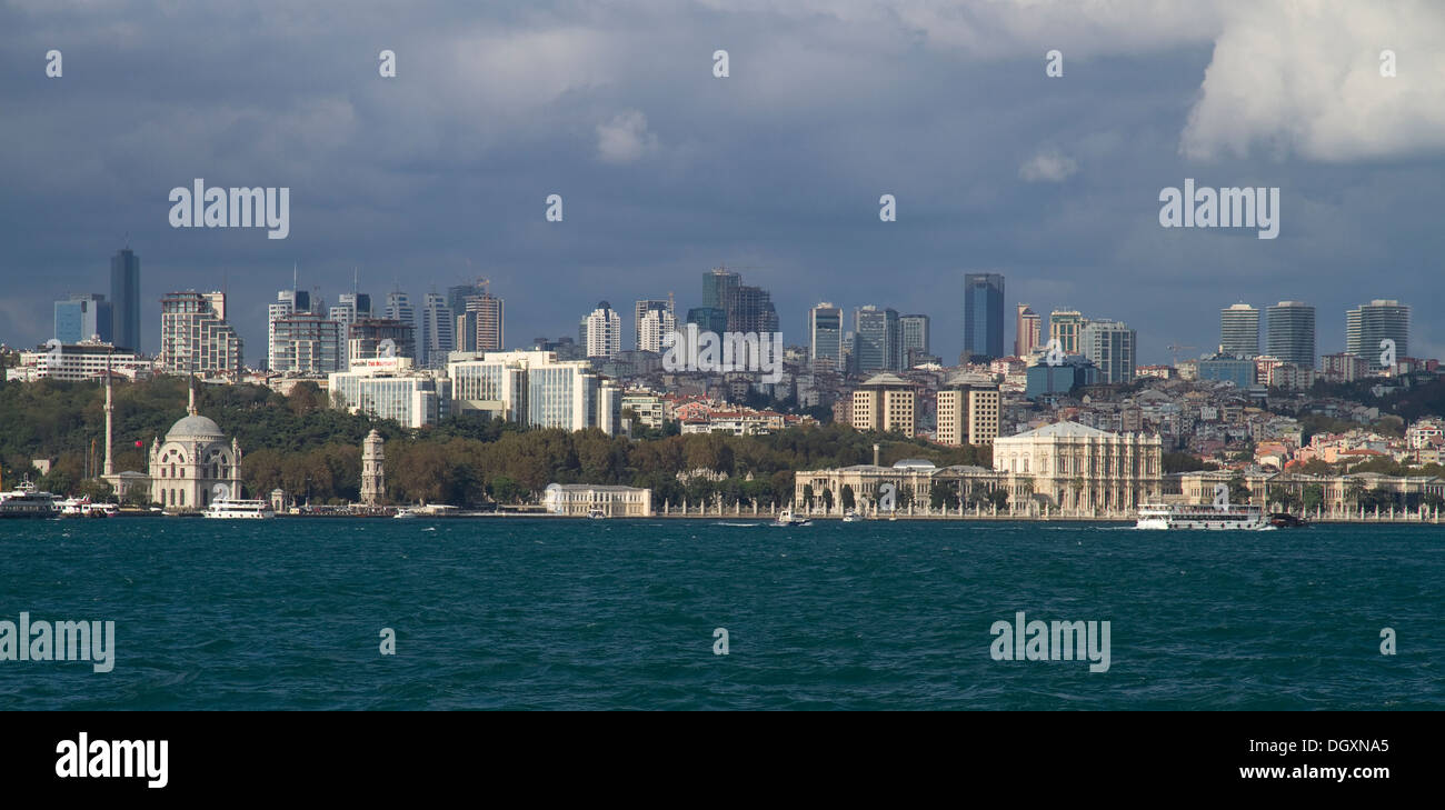 Turchia Istanbul Vista panoramica della città e del porto Foto Stock